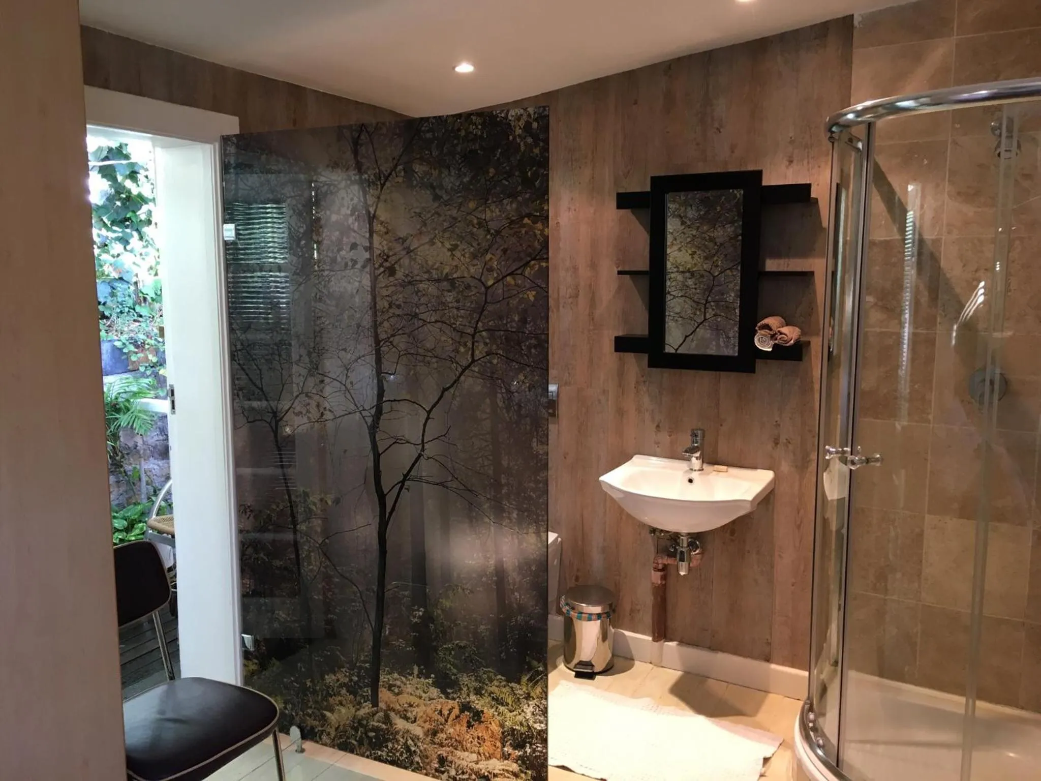 Bathroom in Gordons Guesthouse