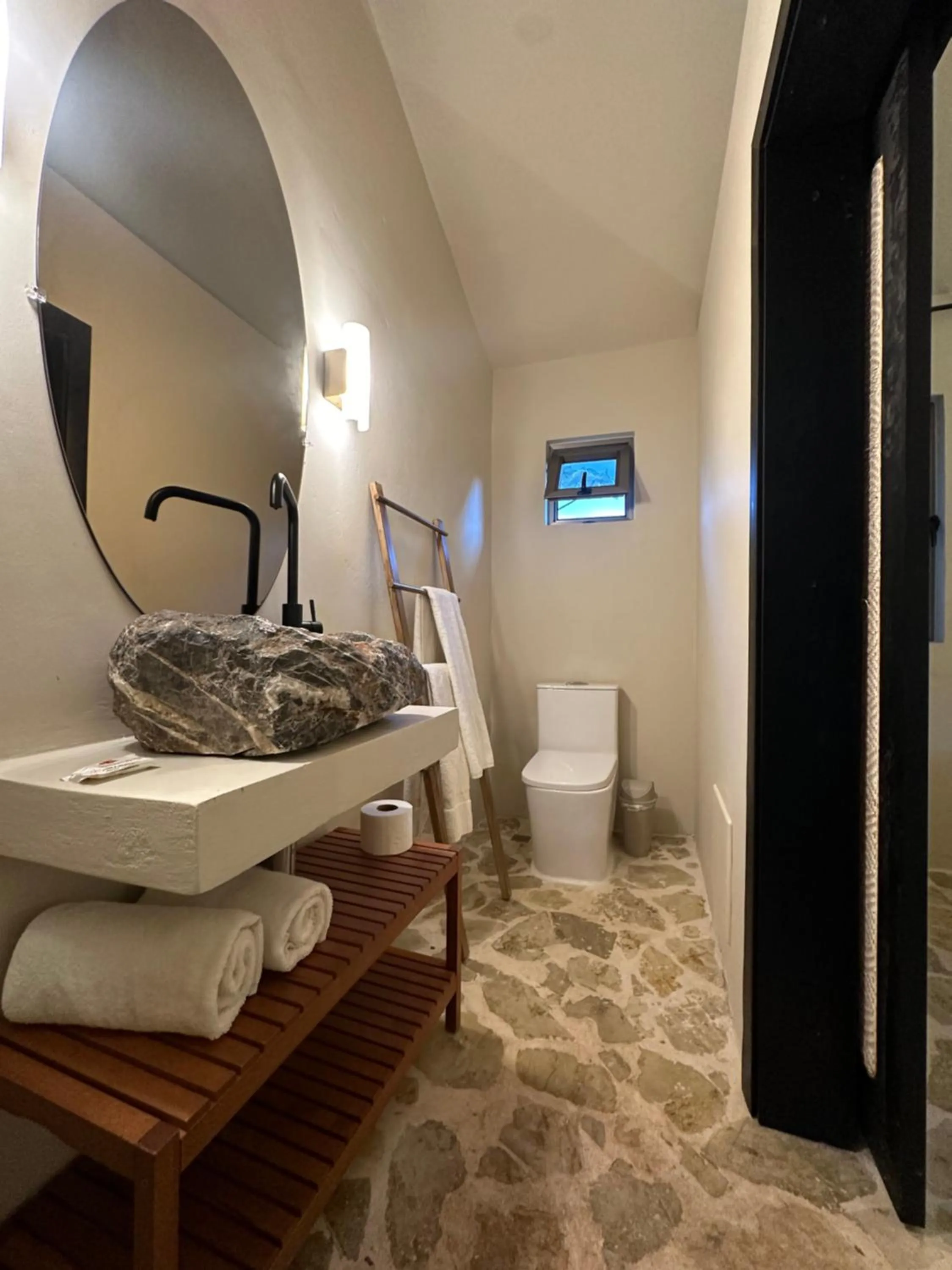 Toilet in El Rincon de Abi