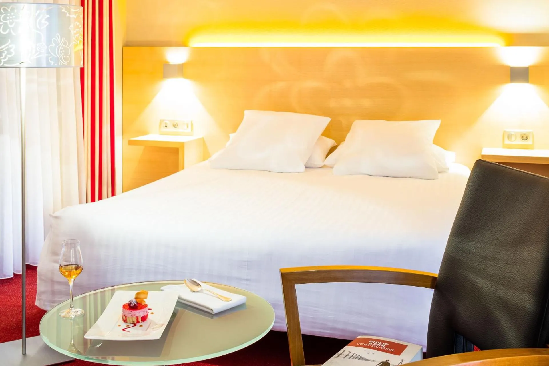 Photo of the whole room, Bed in Hôtel Restaurant Logis Auberge Sundgovienne