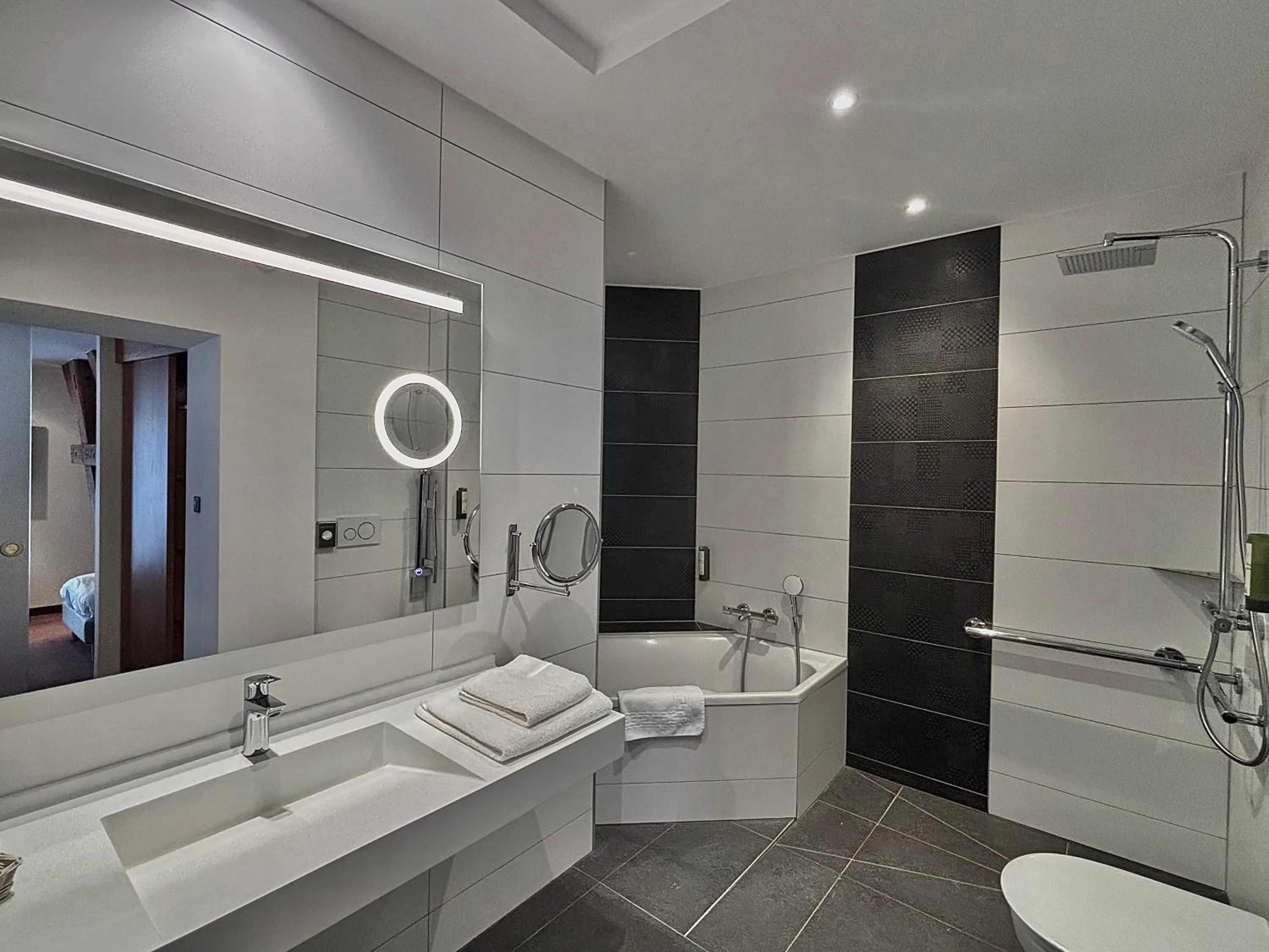 Bathroom in Hôtel Restaurant Logis Auberge Sundgovienne