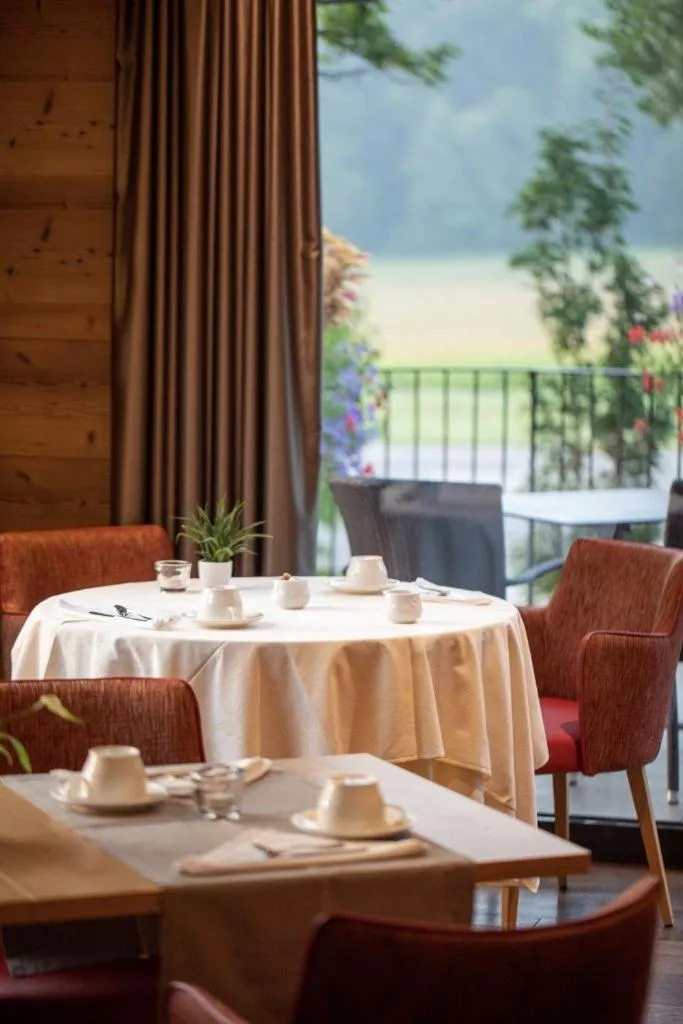 Breakfast in Hôtel Restaurant Logis Auberge Sundgovienne