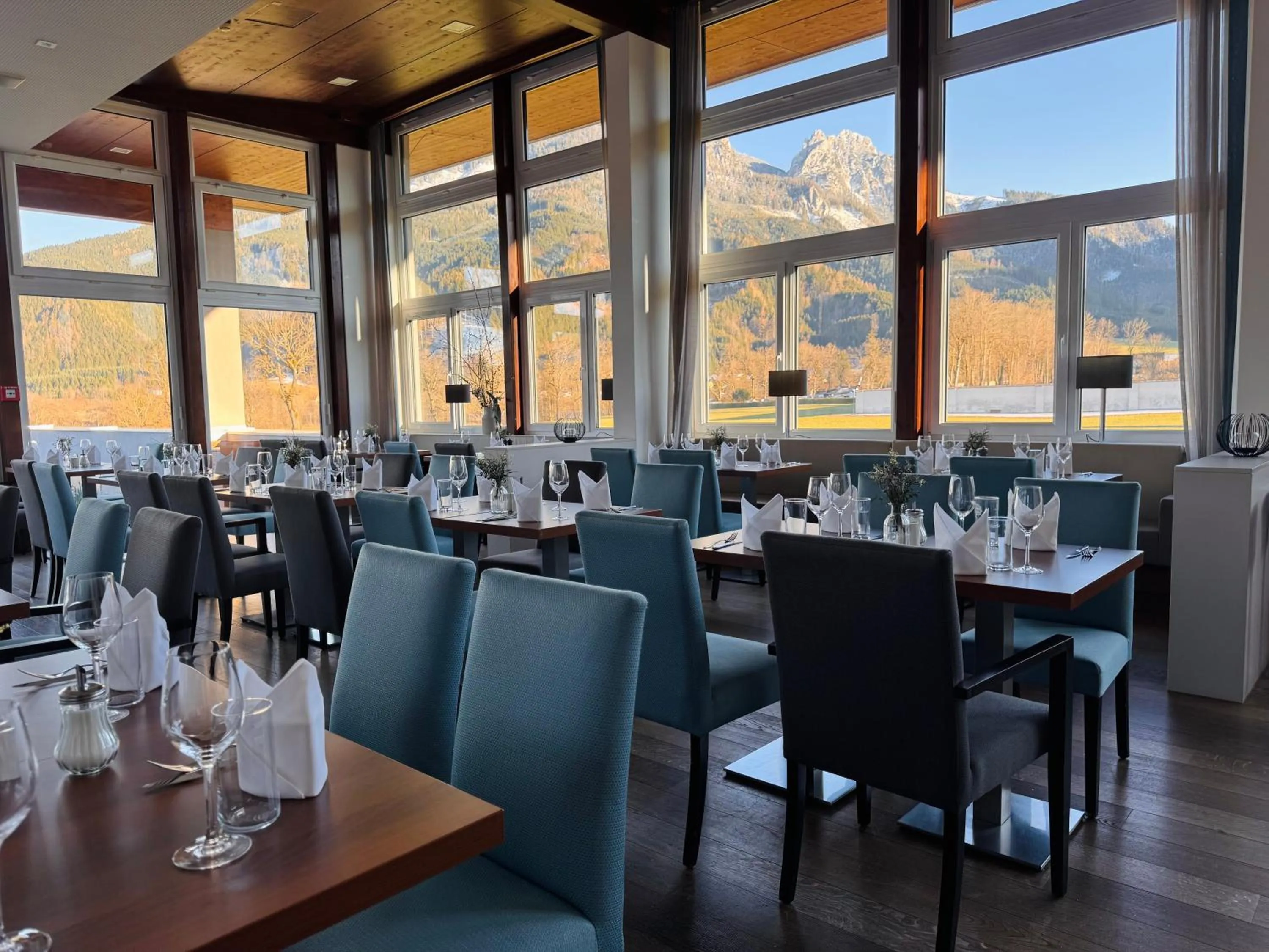 Restaurant/places to eat in Hotel Spirodom