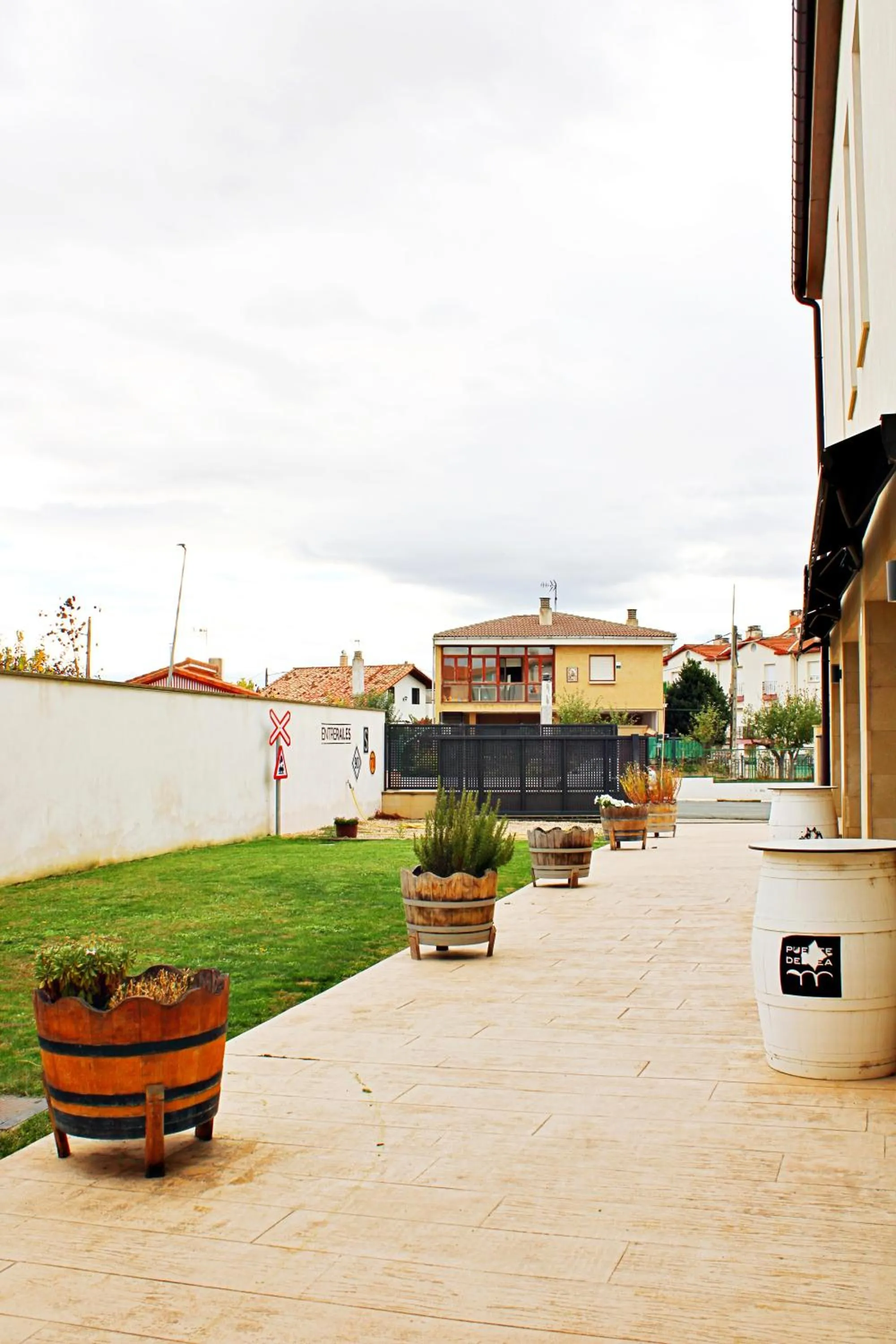 Property building in Hotel Entrerailes