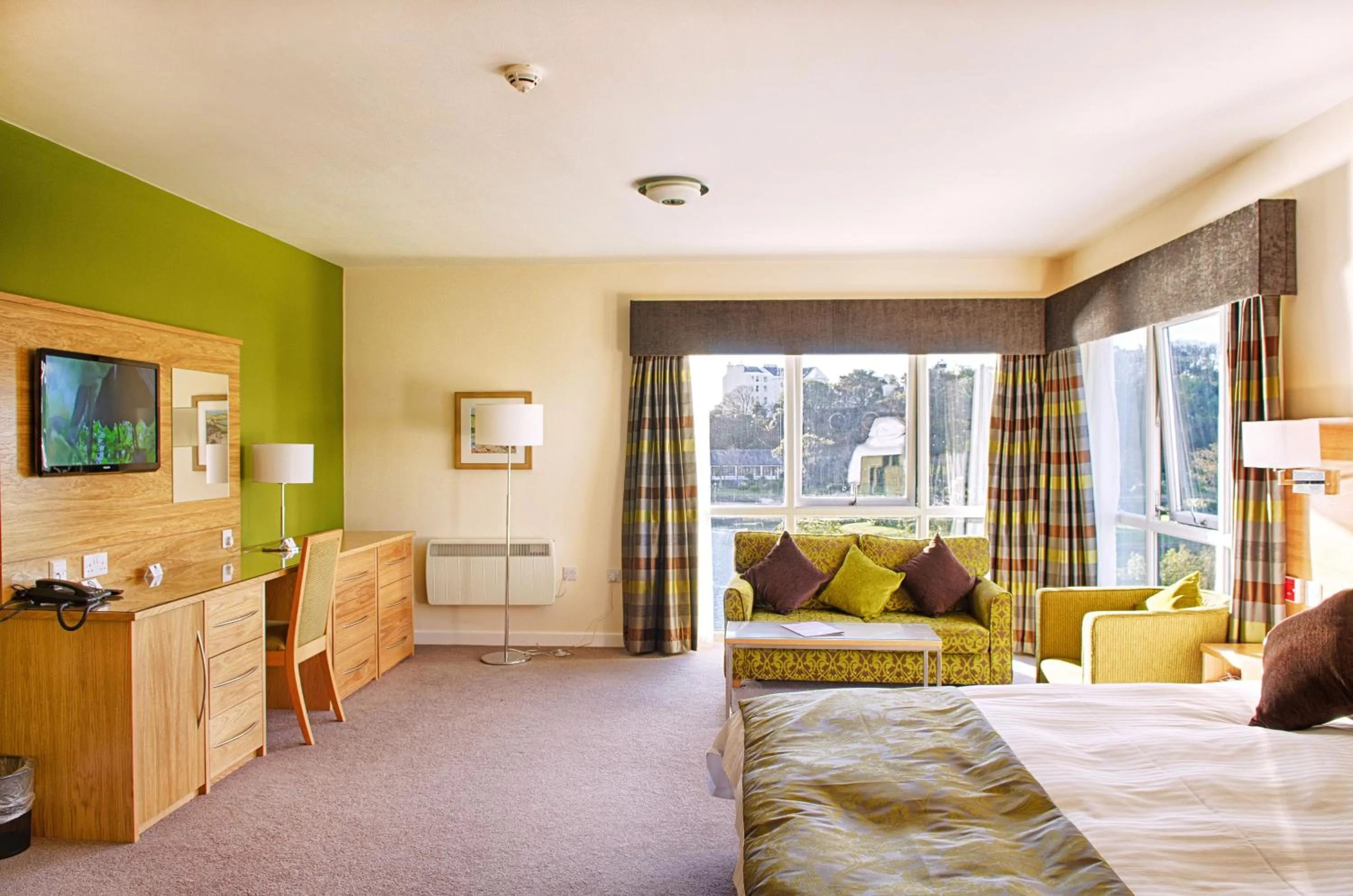 Bed in Ramsey Park Hotel