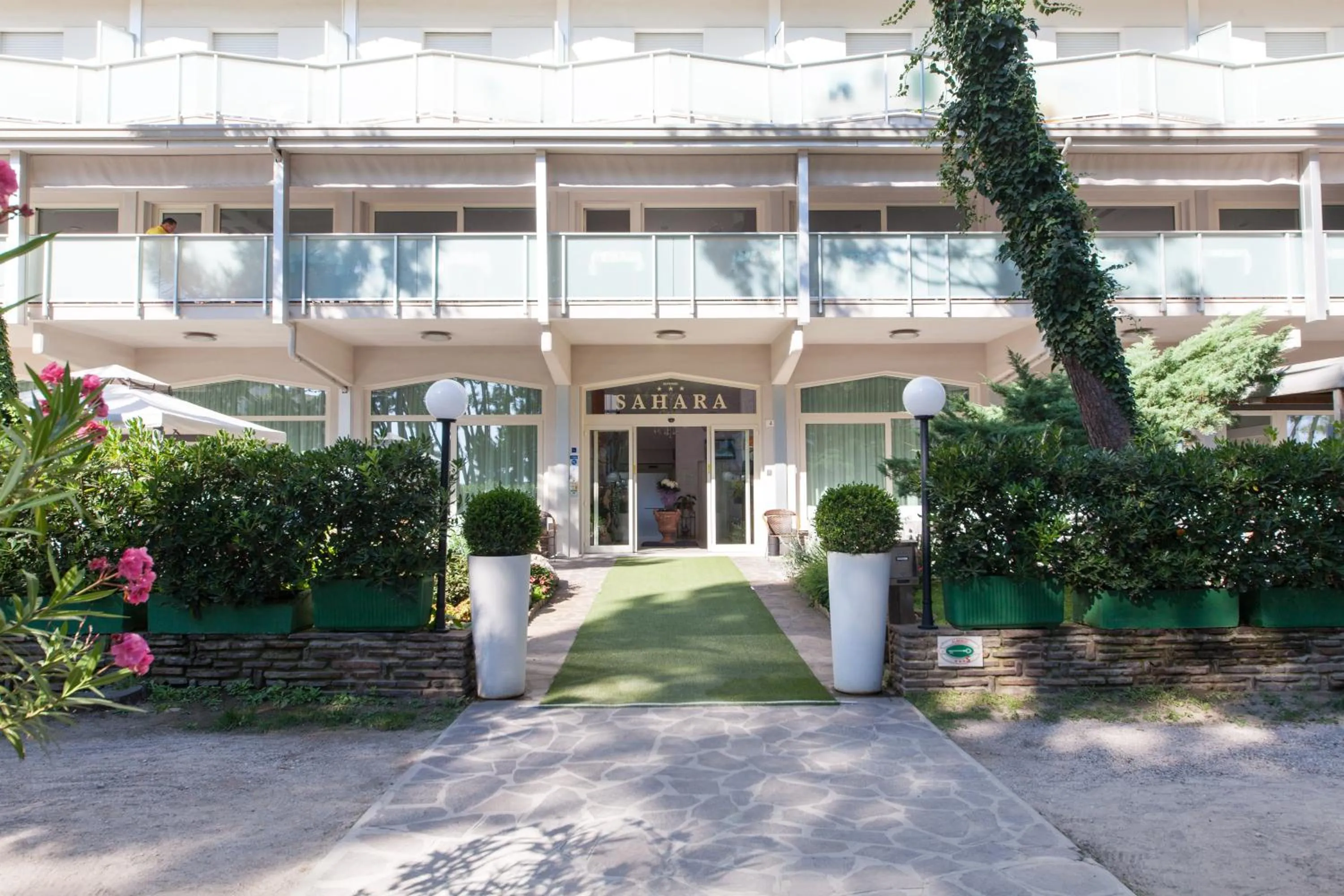 Facade/entrance in Hotel Sahara