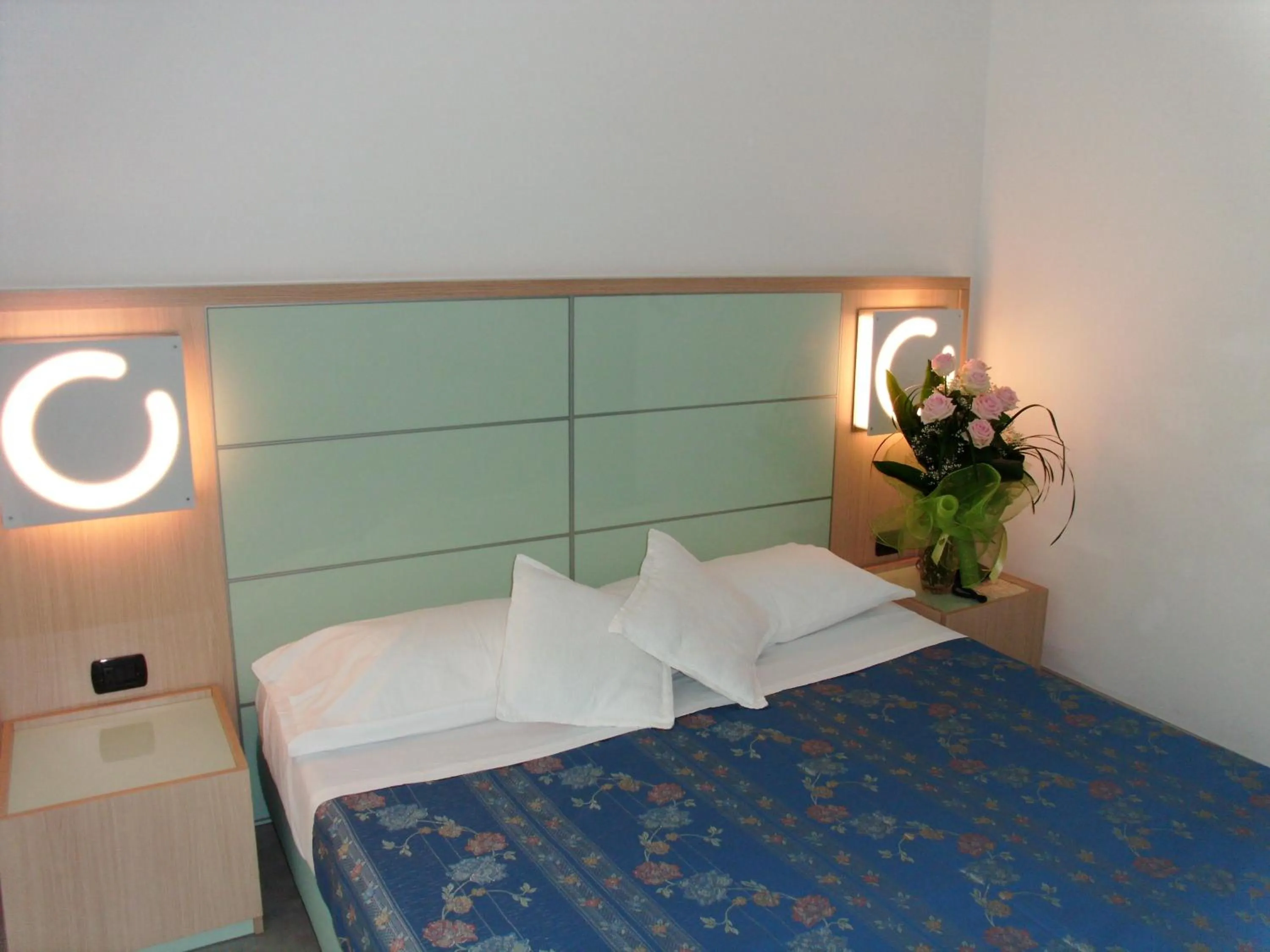 Bedroom, Bed in Hotel Sahara