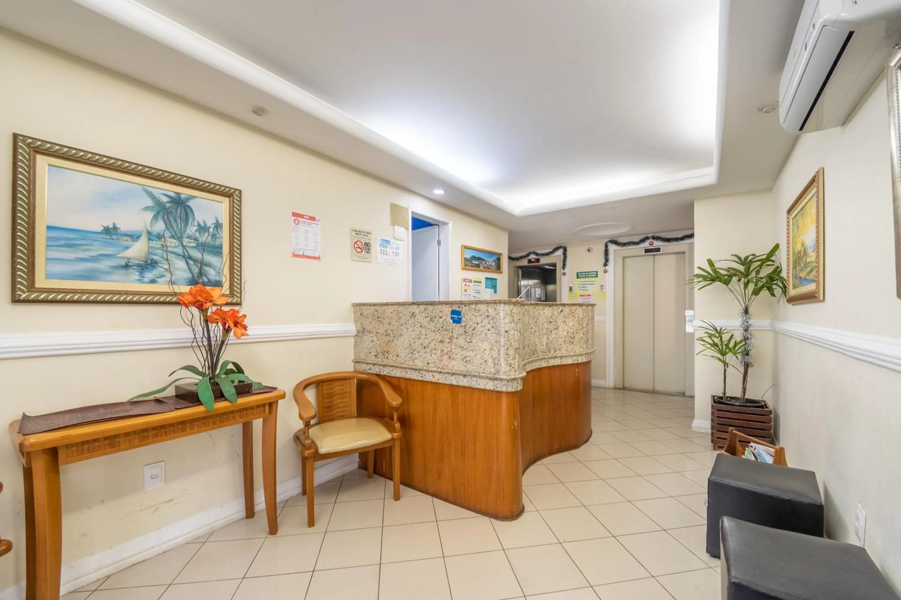 Lobby or reception in OYO Residencial Itacuruçá Apart Hotel, Mangaratiba