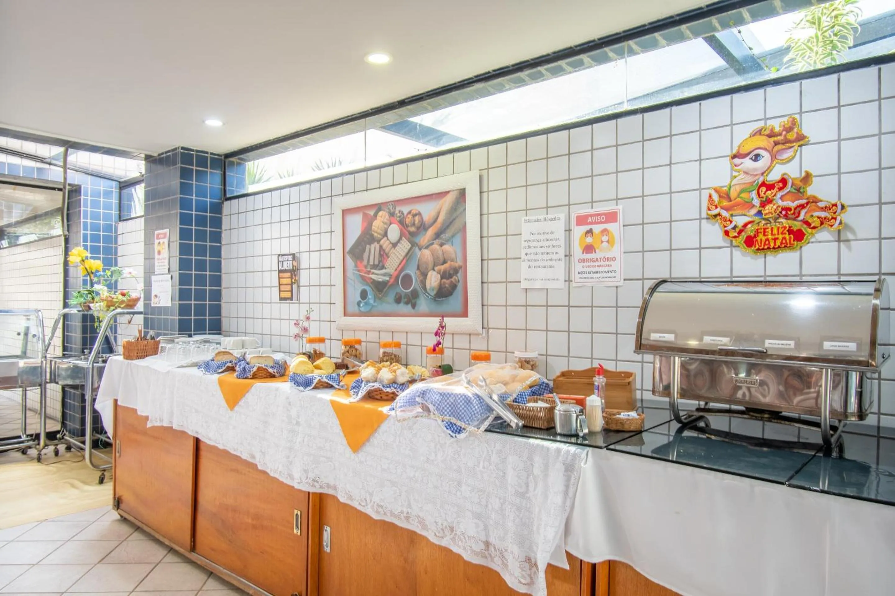 Dining area in OYO Residencial Itacuruçá Apart Hotel, Mangaratiba