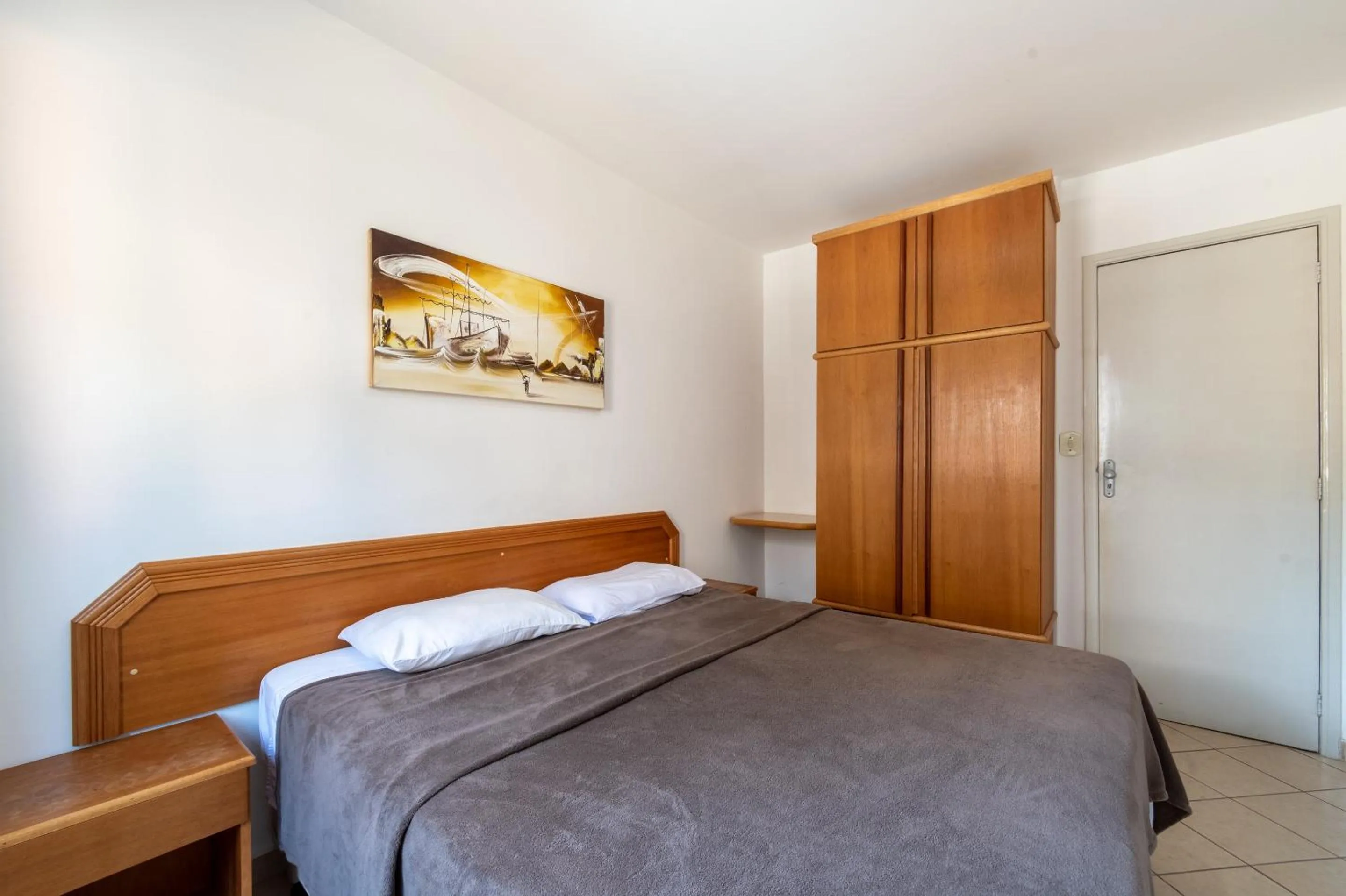 Bedroom, Bed in OYO Residencial Itacuruçá Apart Hotel, Mangaratiba