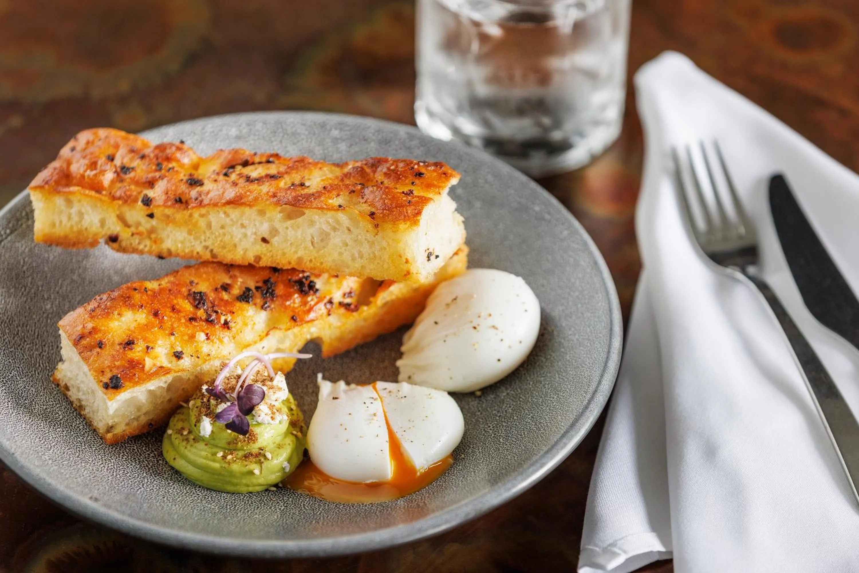 Restaurant/places to eat in Hidden Lake Hotel & Apartments