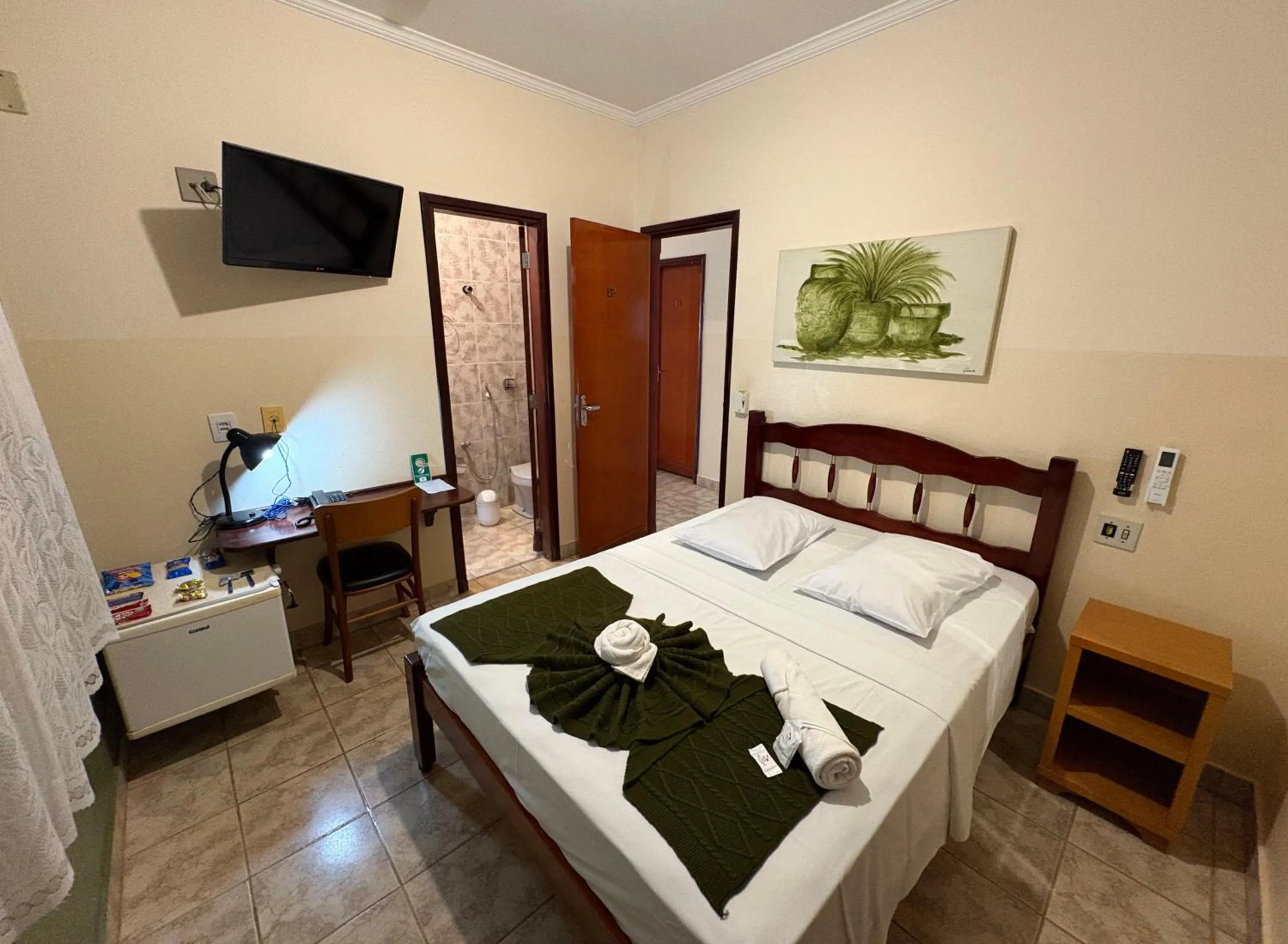 Photo of the whole room, Bed in Hotel São Marcos Orlândia SP