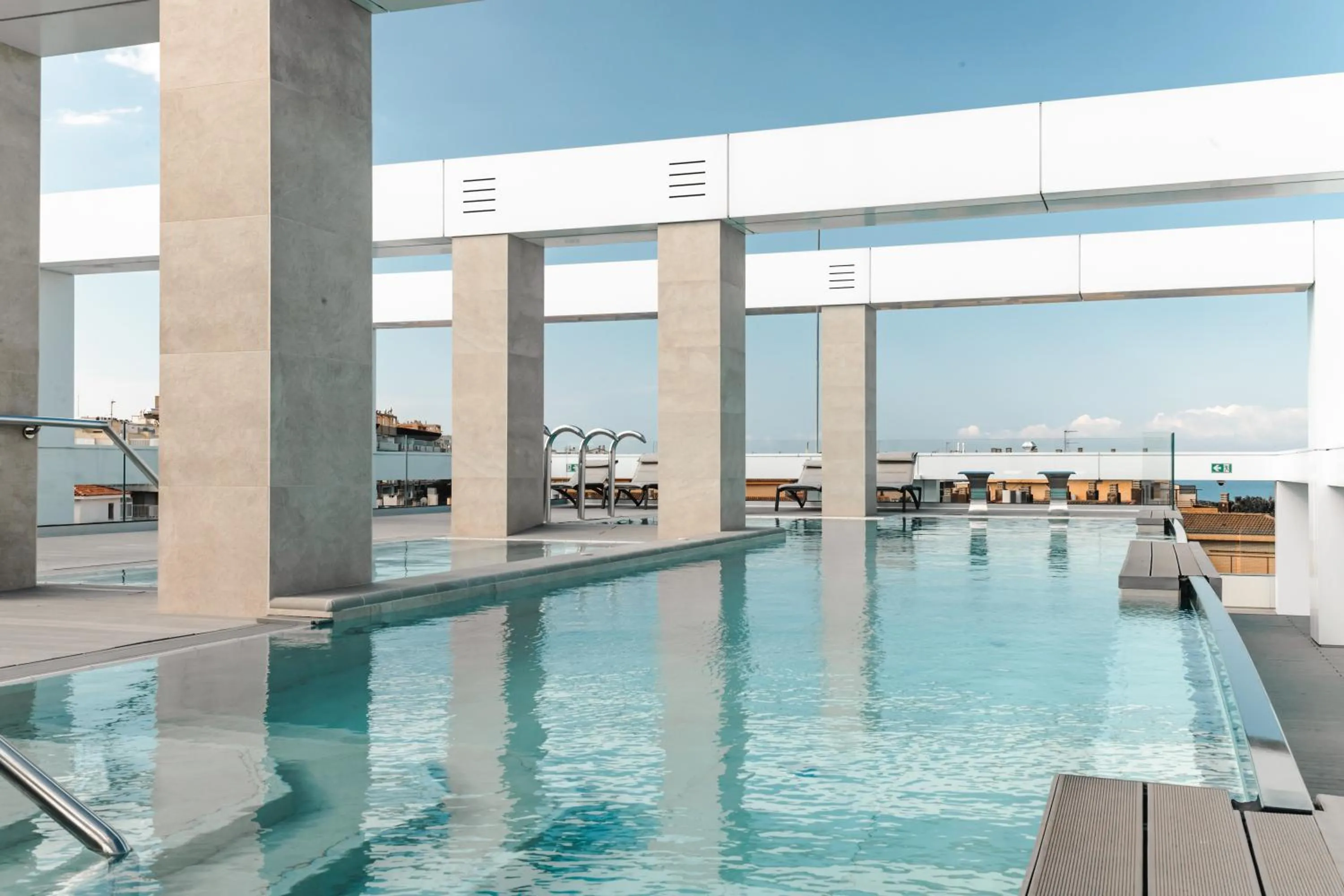 Swimming pool in Hotel Olympus Palace