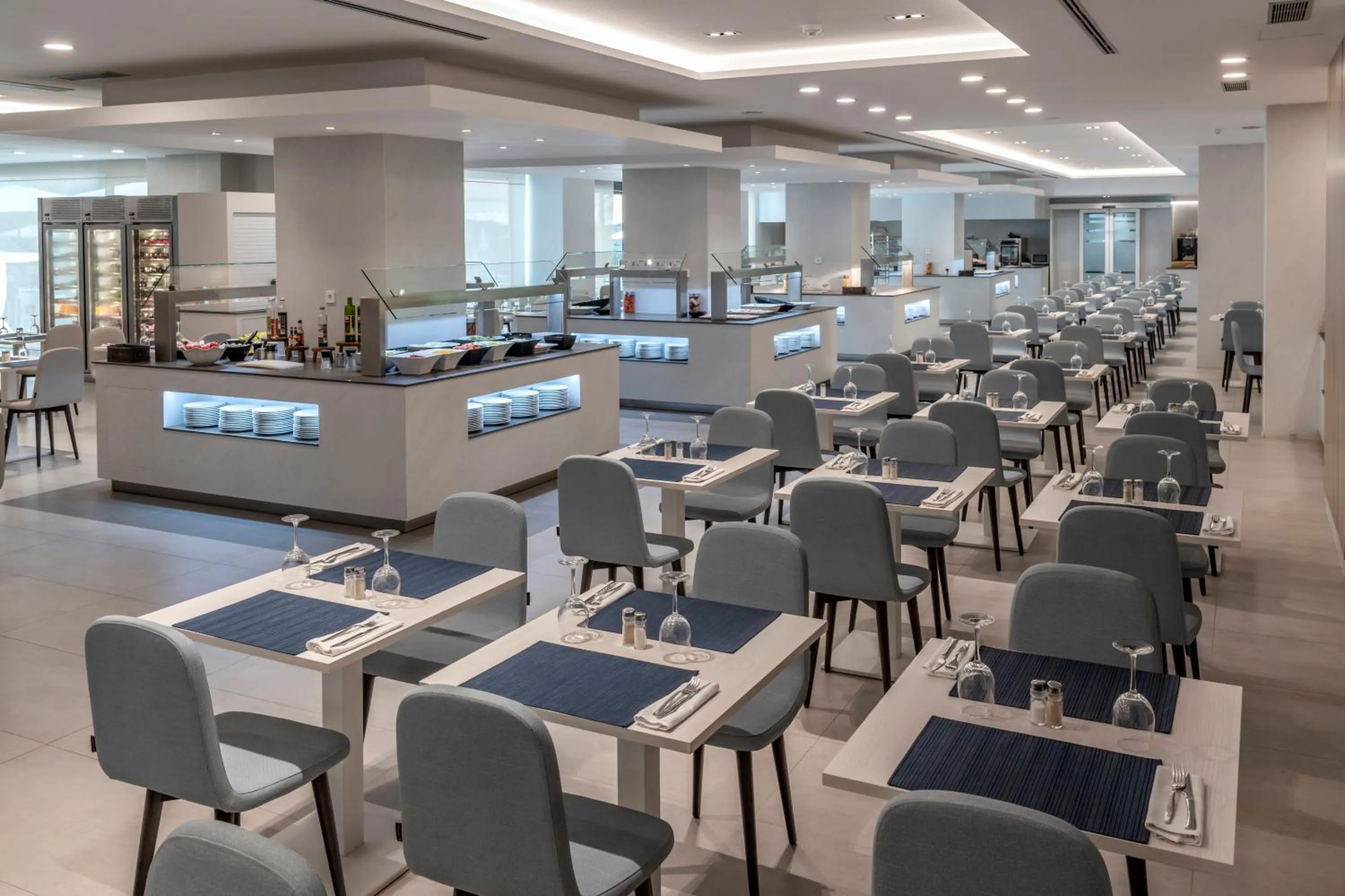 Restaurant/places to eat in Hotel Olympus Palace