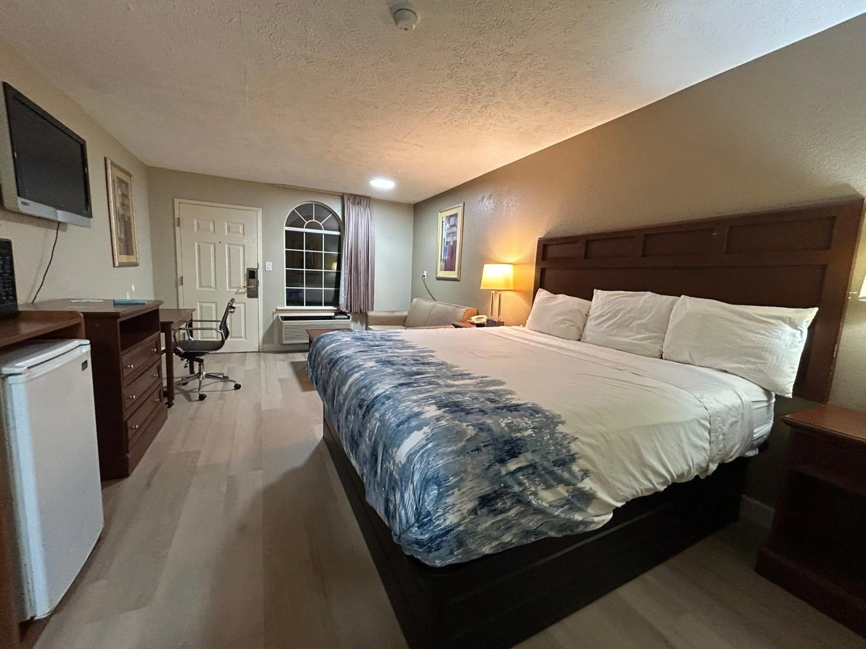 Bed in Americana Inn - Henderson