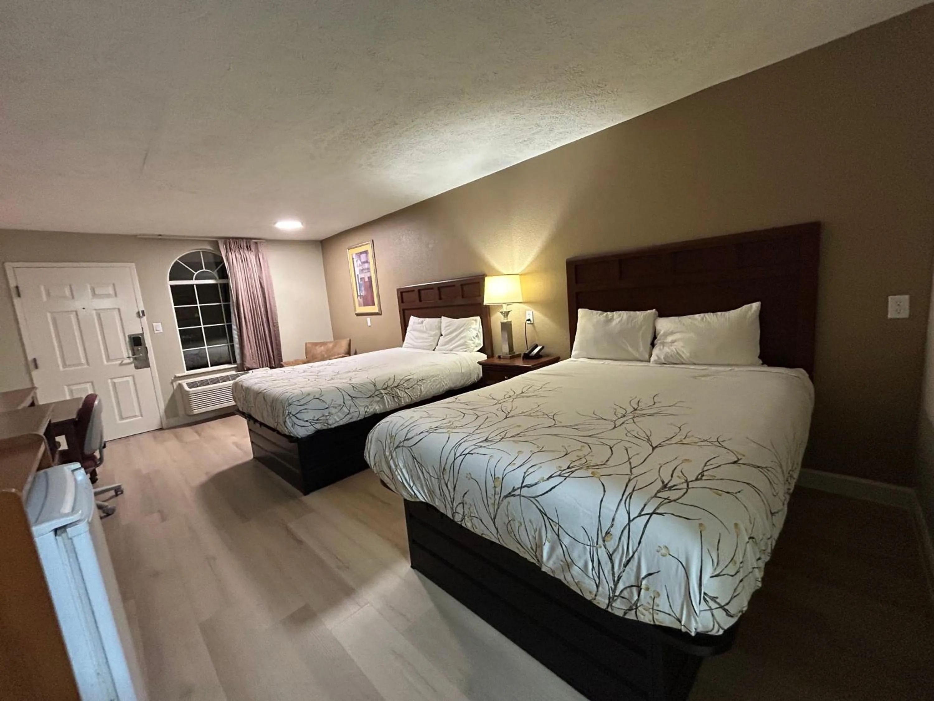 Bed in Americana Inn - Henderson