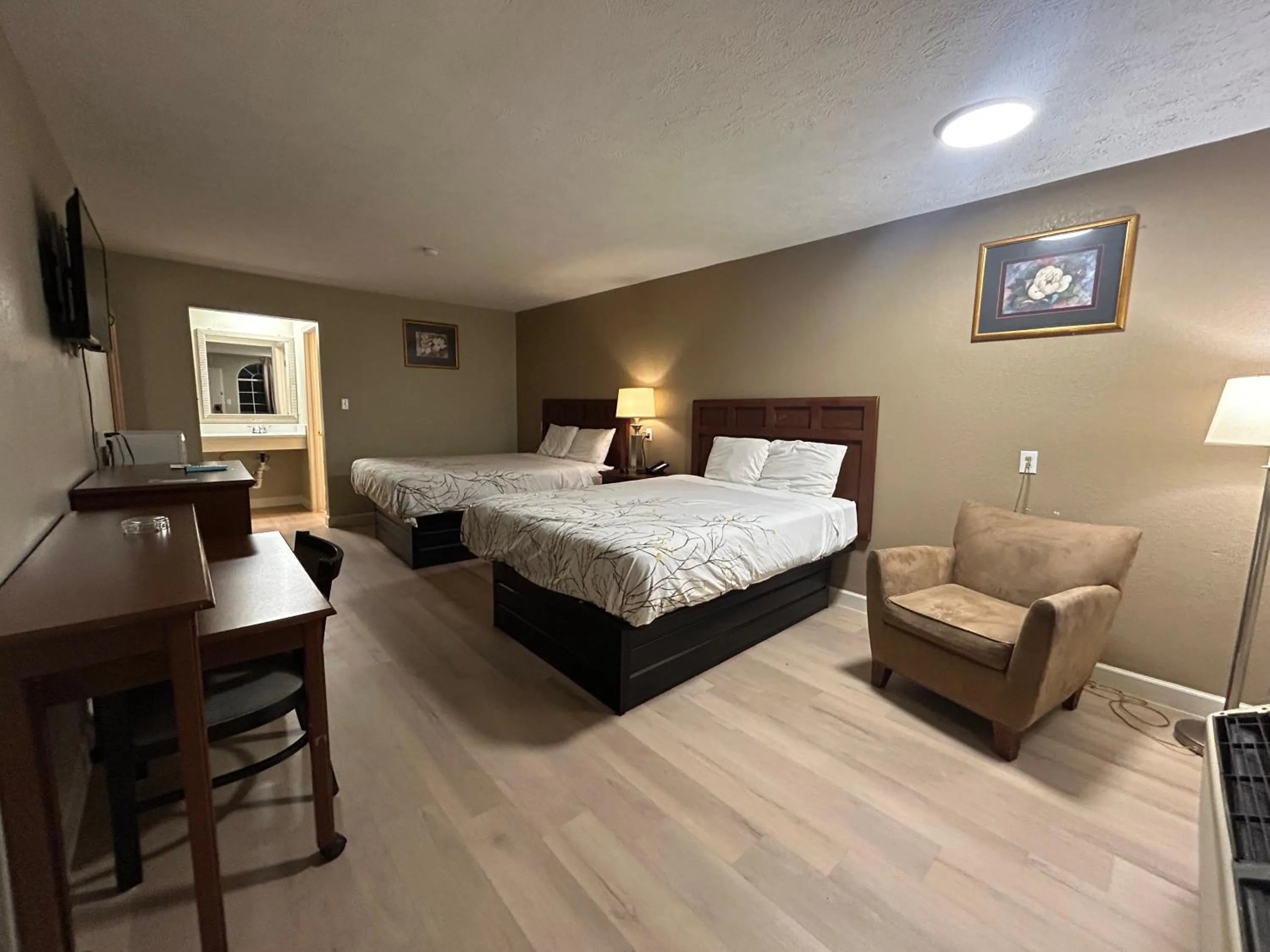 Bed in Americana Inn - Henderson