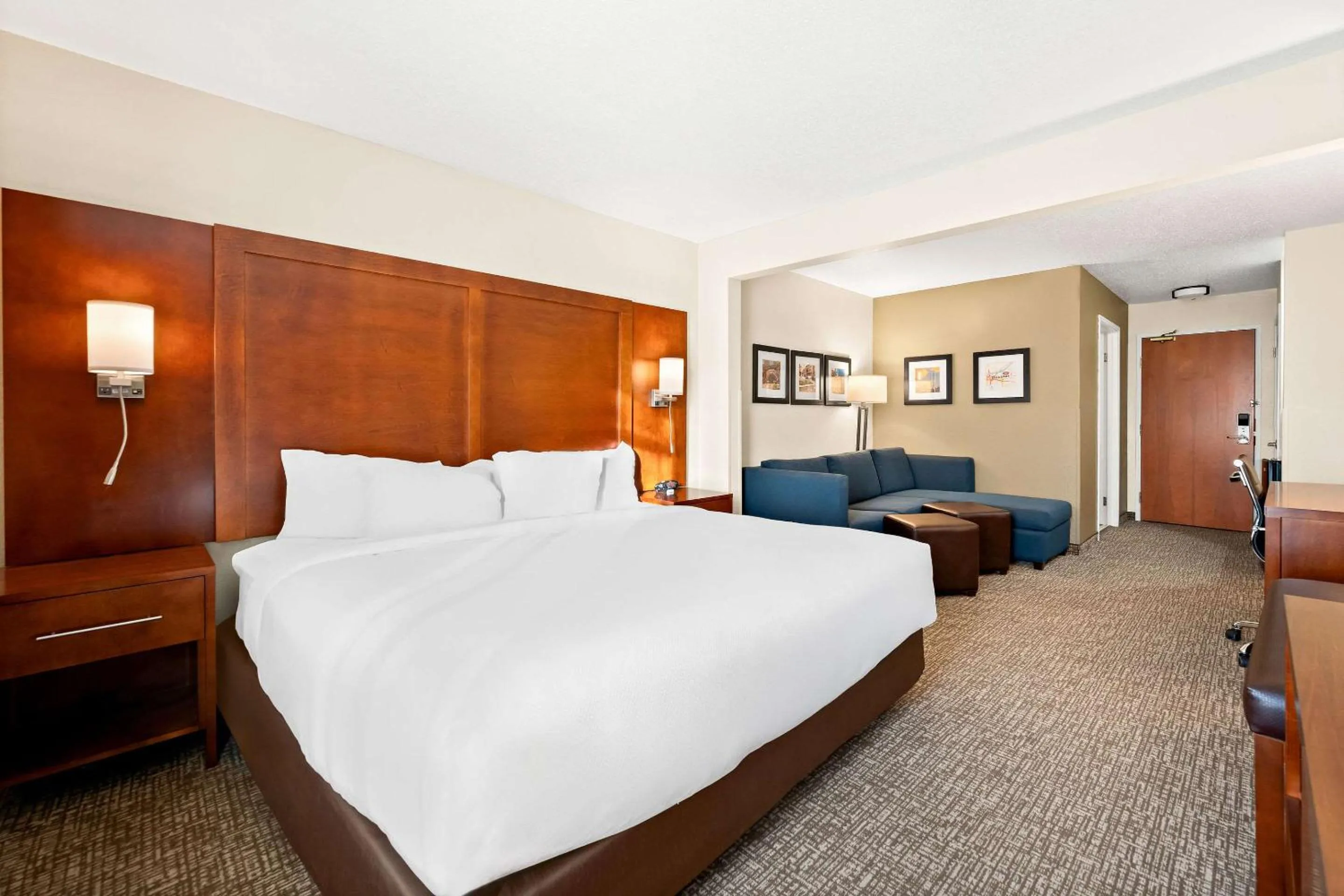 Bedroom, Bed in Comfort Inn & Suites Decatur-Forsyth