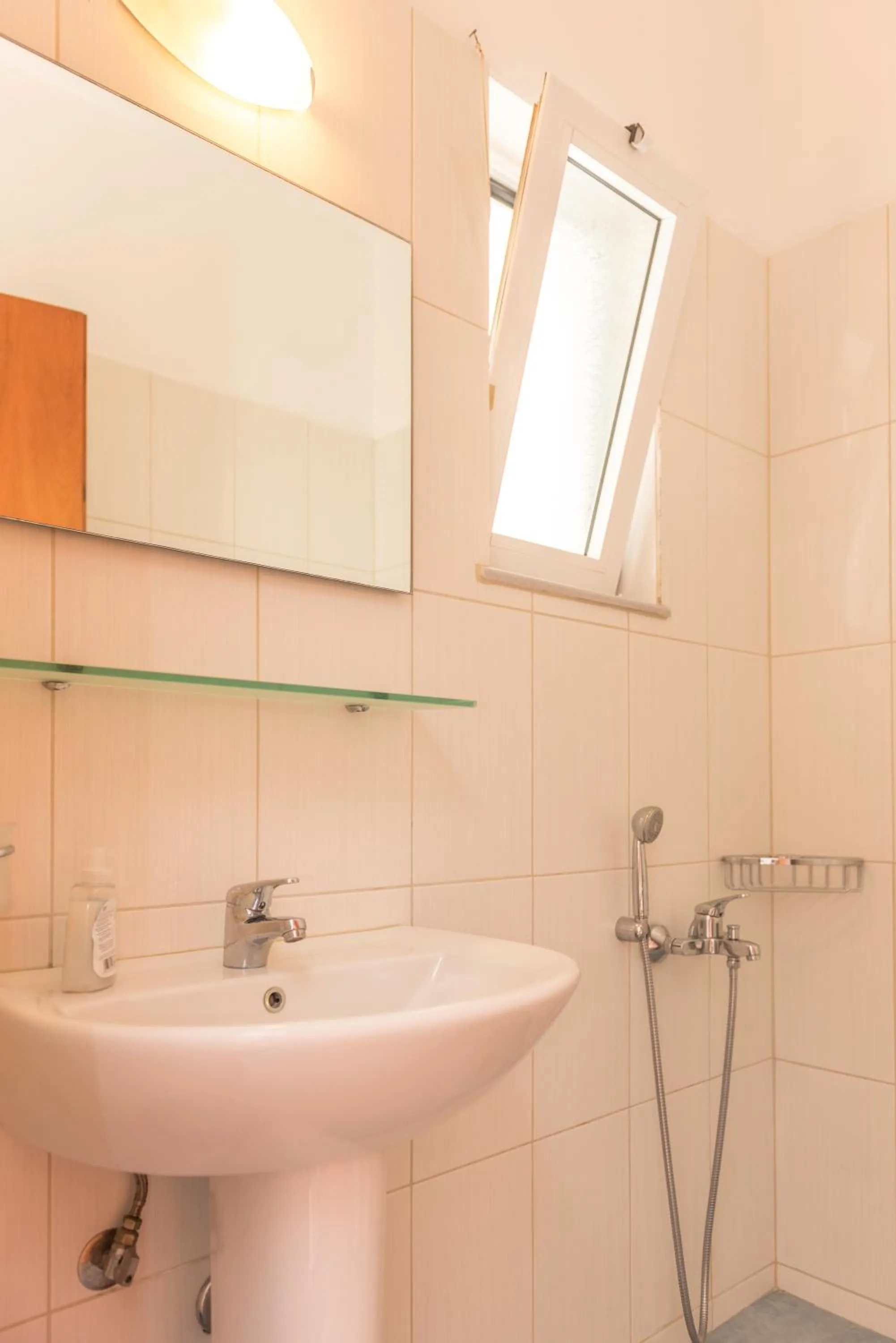 Shower in Sifis Studios