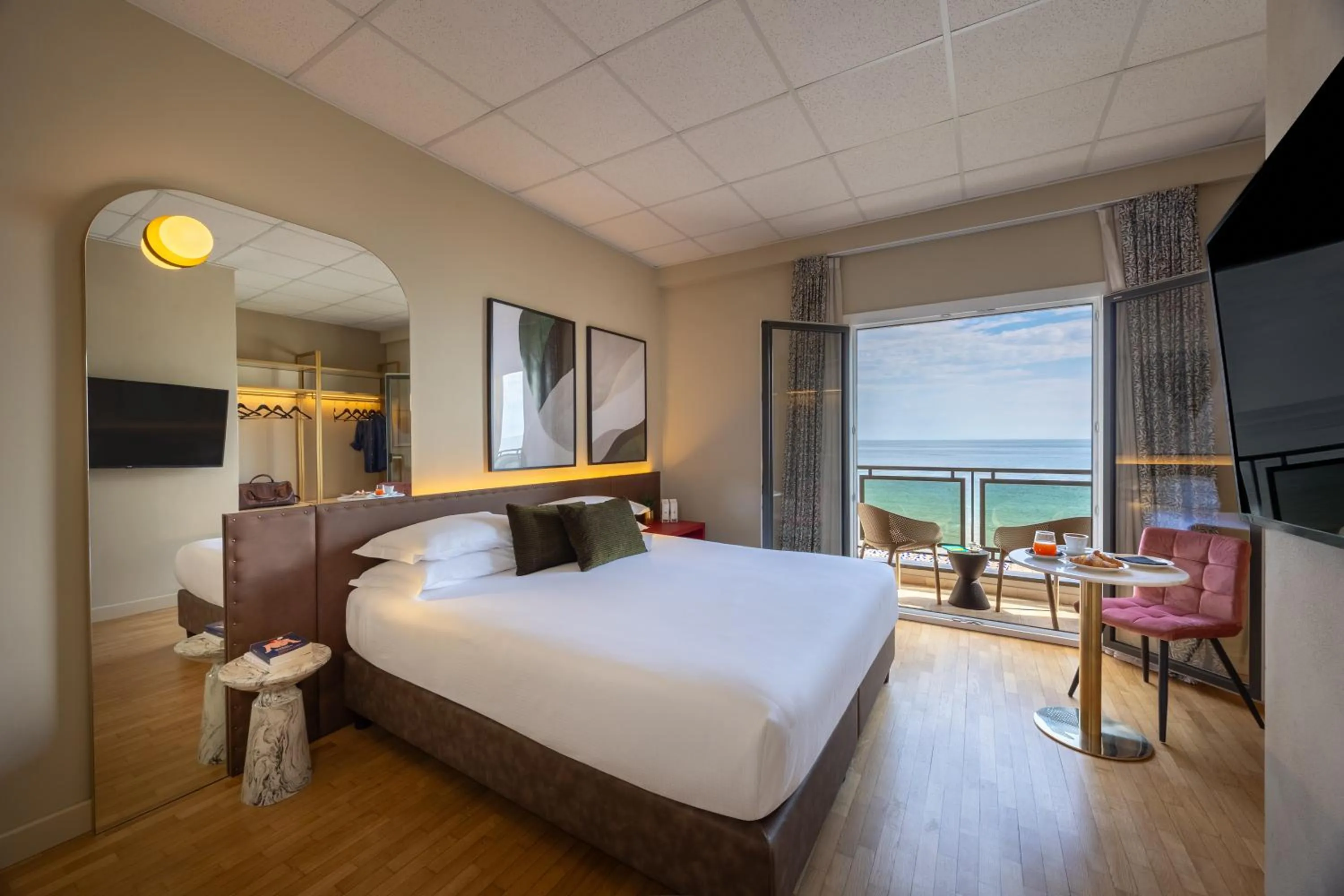 Bedroom, Bed in Charlie in Pesaro