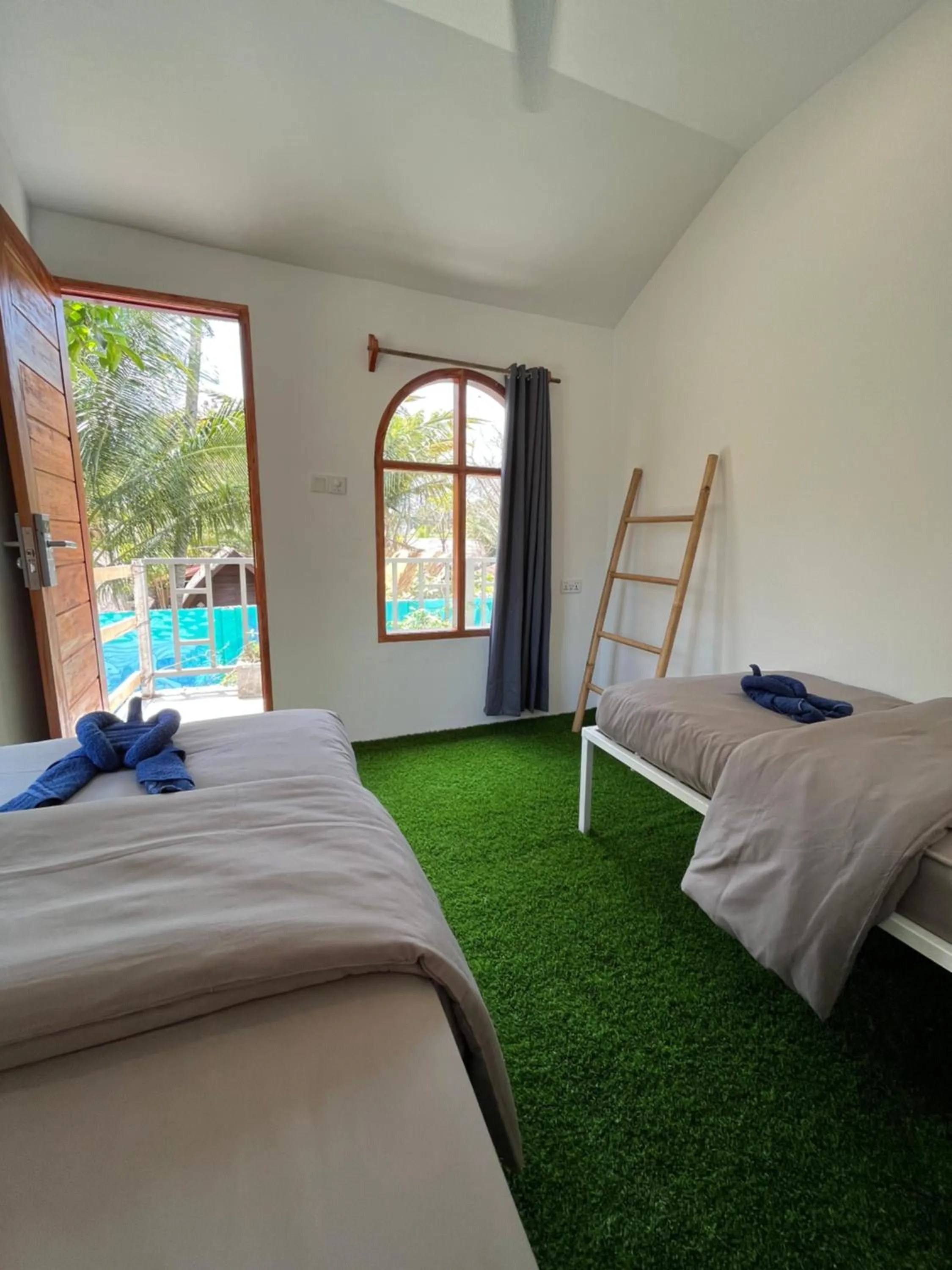 Bed in Tipsea Turtle Gili Air