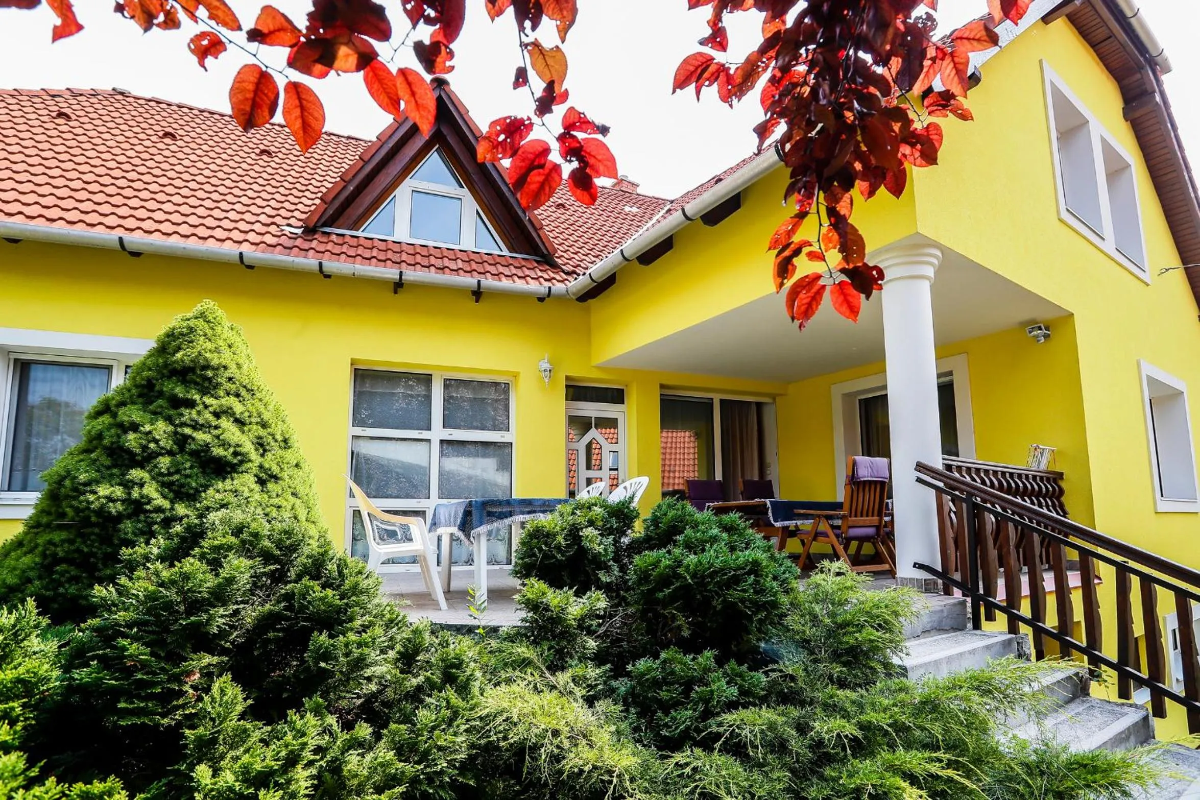 Property building in Burg Vendégház