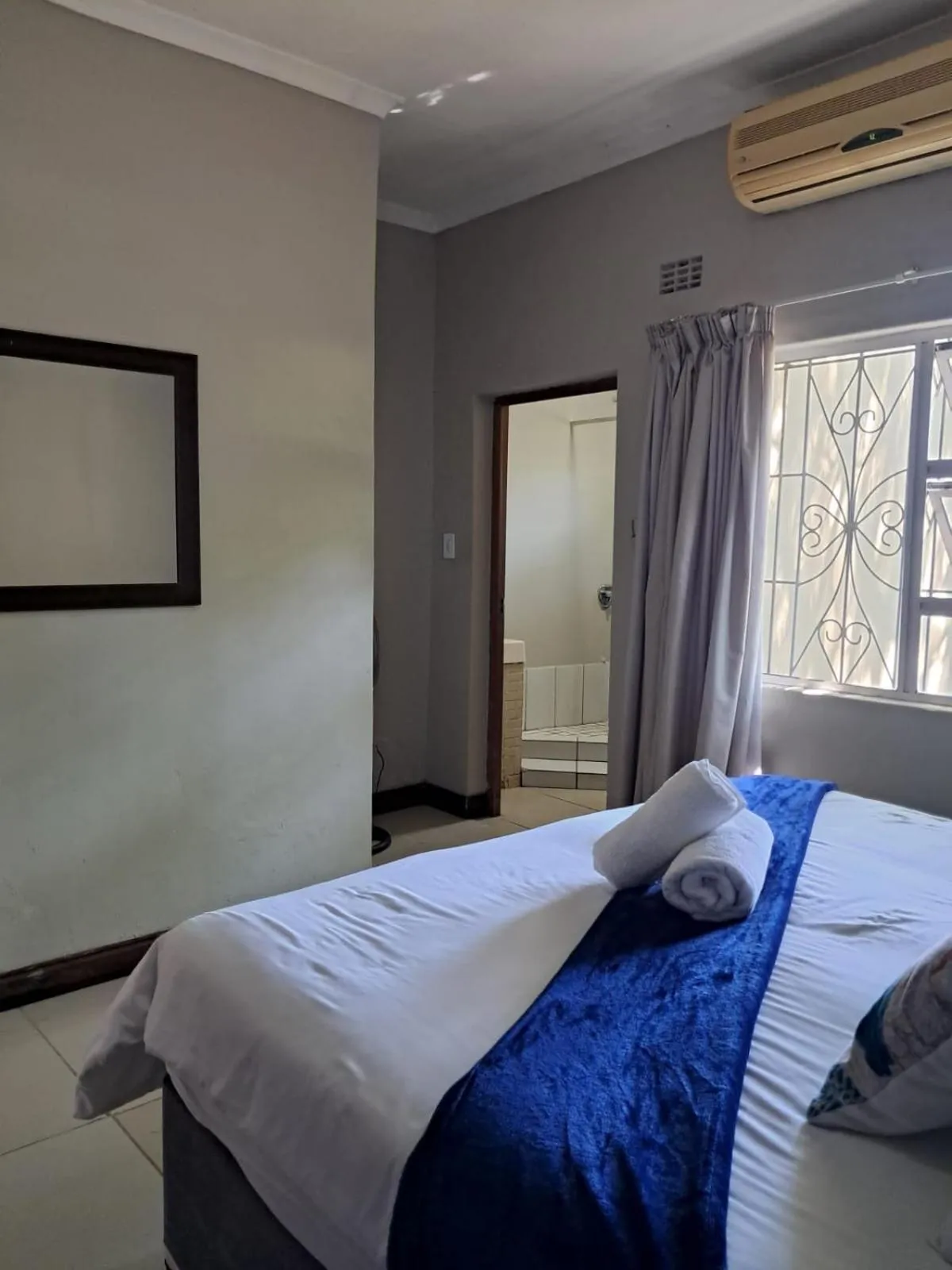 Bed in SeaXplore Lodge & Dive Center