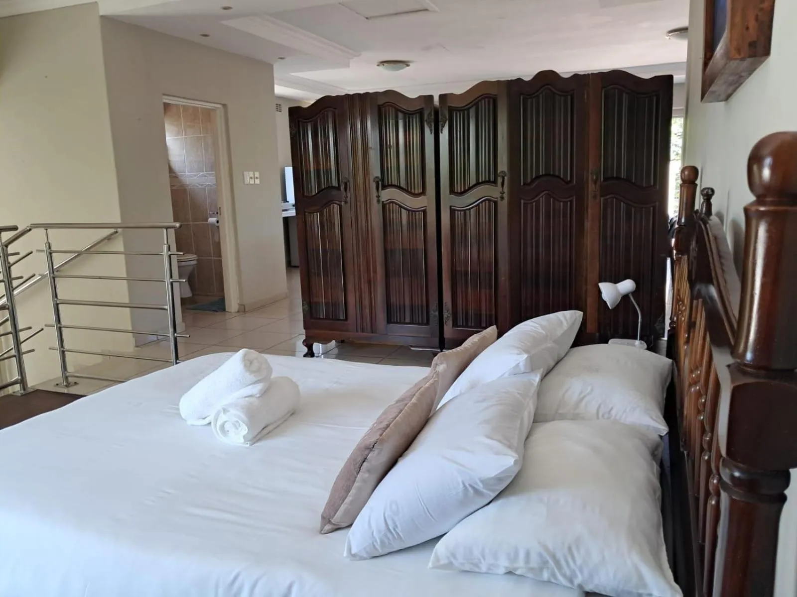 Photo of the whole room, Bed in SeaXplore Lodge & Dive Center