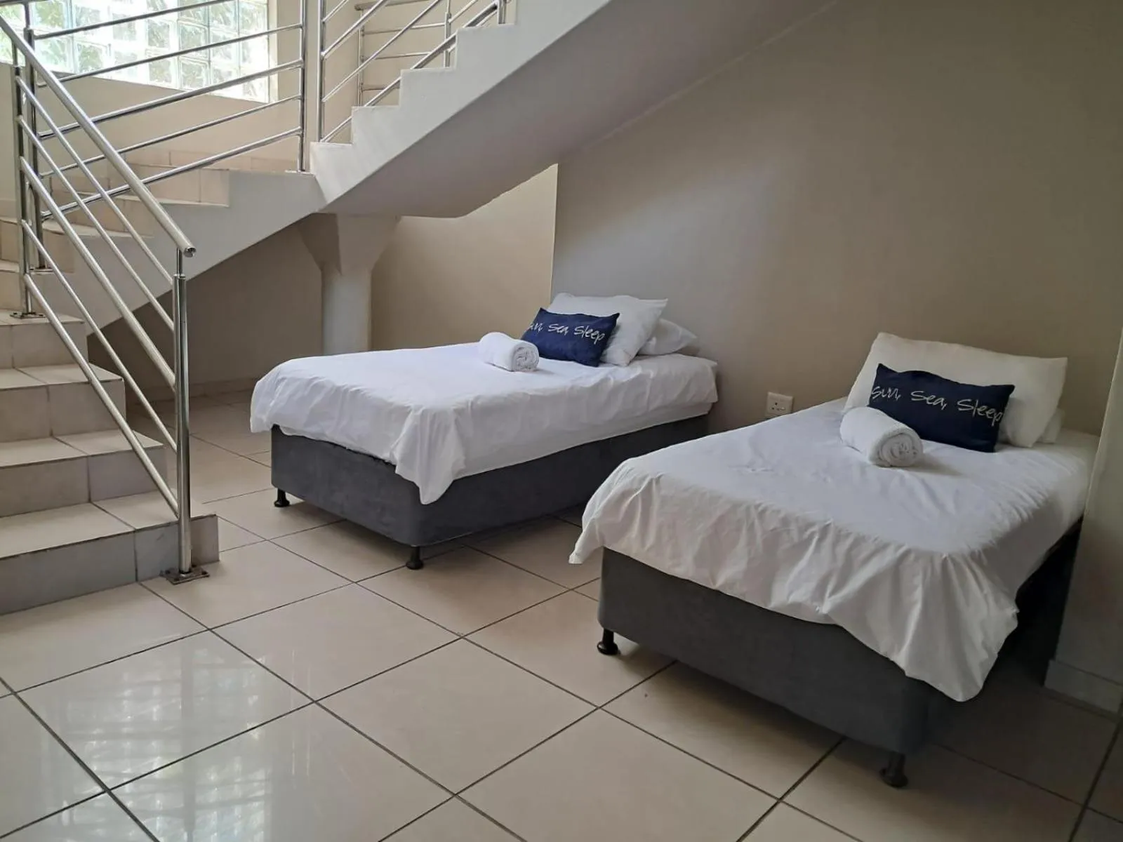 Photo of the whole room, Bed in SeaXplore Lodge & Dive Center