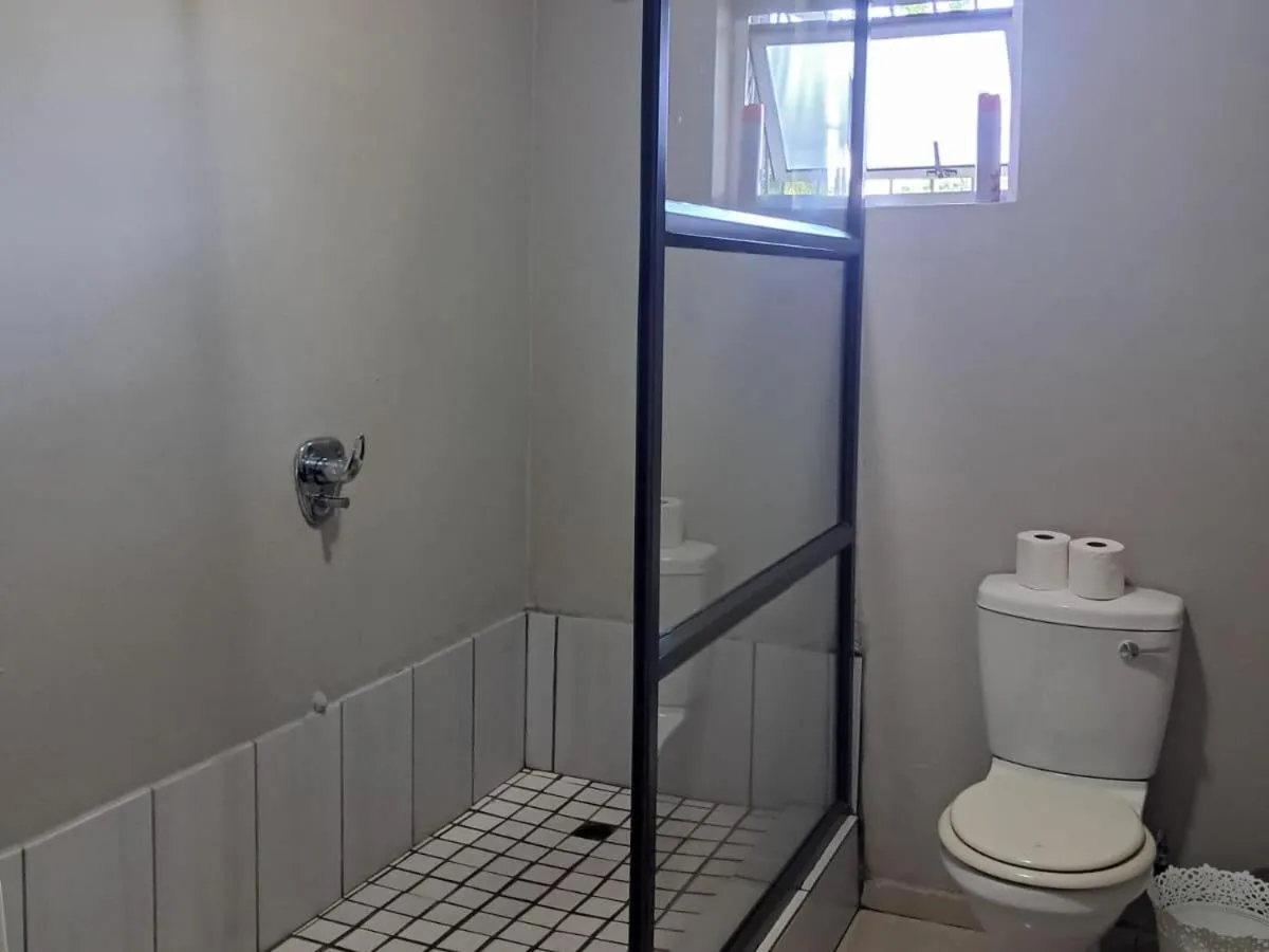 Shower in SeaXplore Lodge & Dive Center