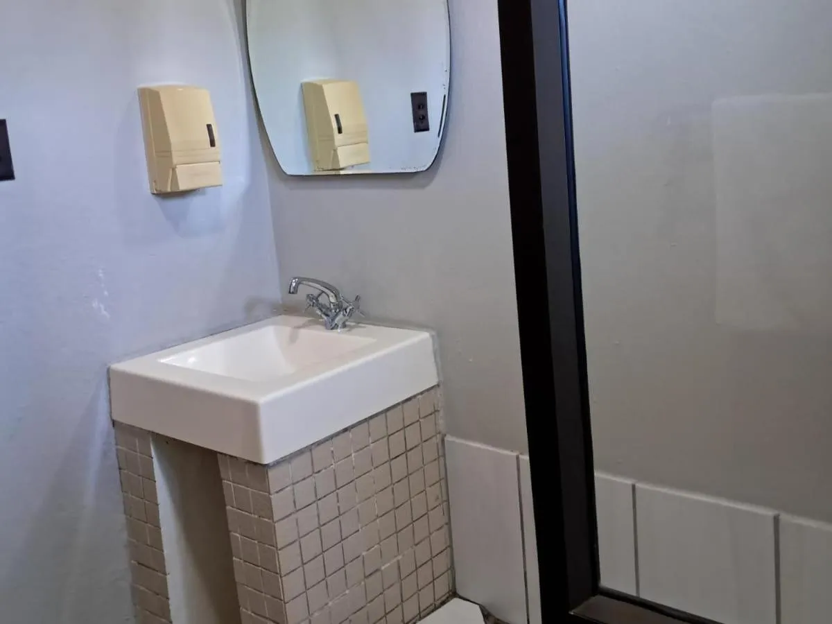 Bathroom in SeaXplore Lodge & Dive Center