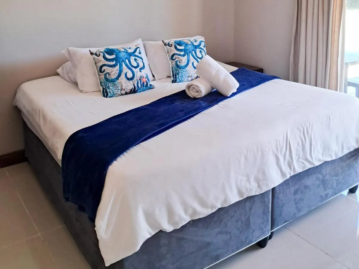 Decorative detail, Bed in SeaXplore Lodge & Dive Center