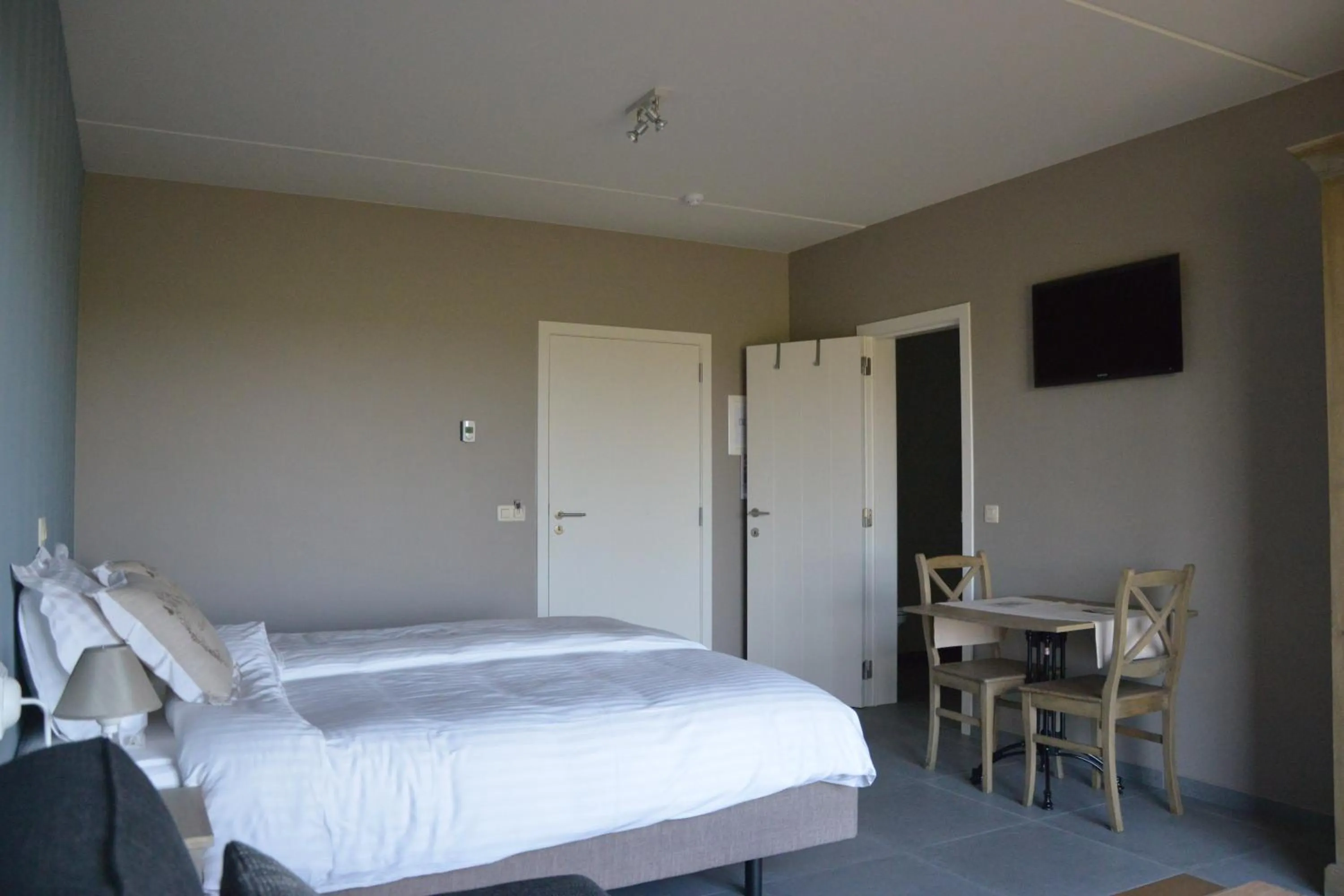 Photo of the whole room, Bed in B&B Nieuwhof