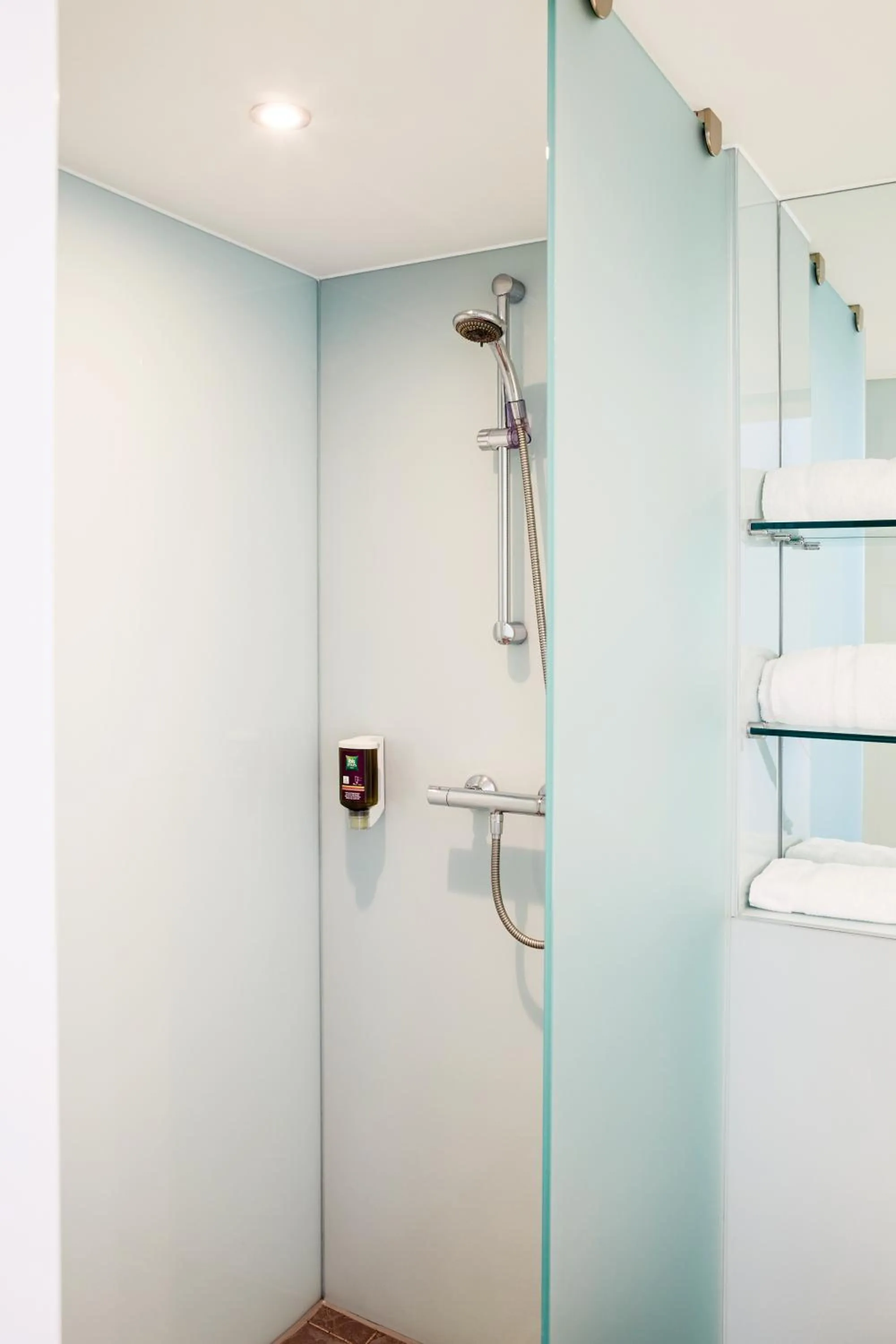 Bathroom in ibis Styles Barnsley