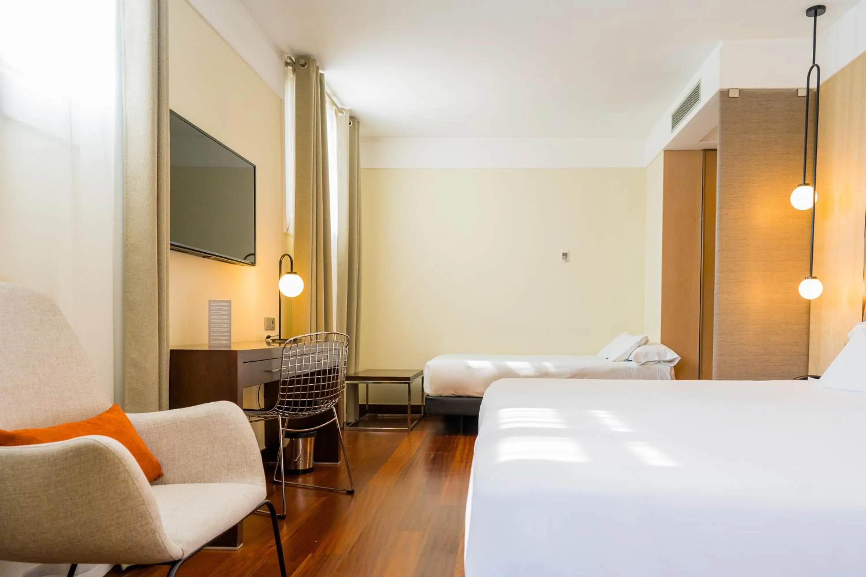 Photo of the whole room, Bed in Hotel Compostela