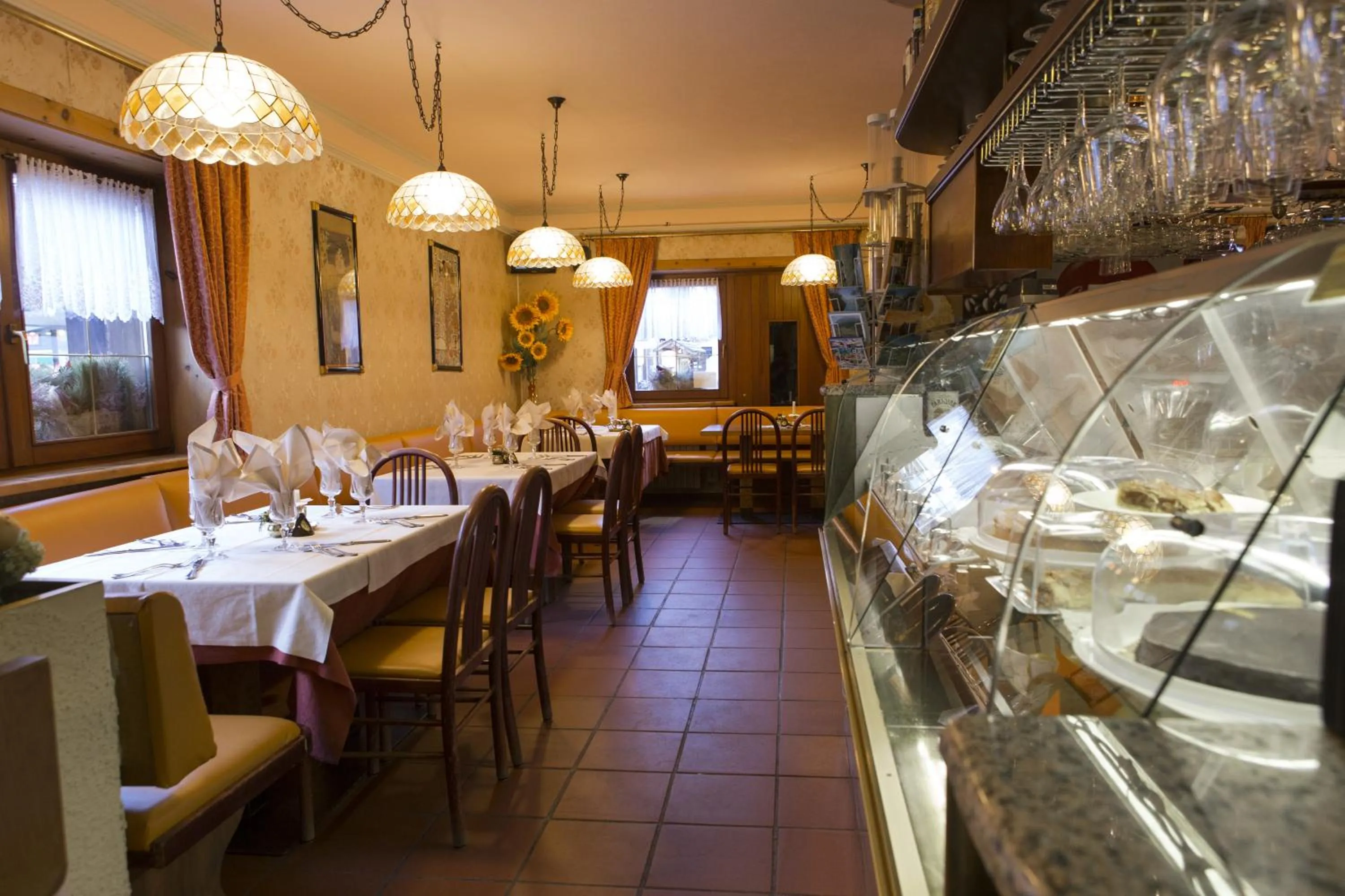 Restaurant/places to eat in Hotel La Baita