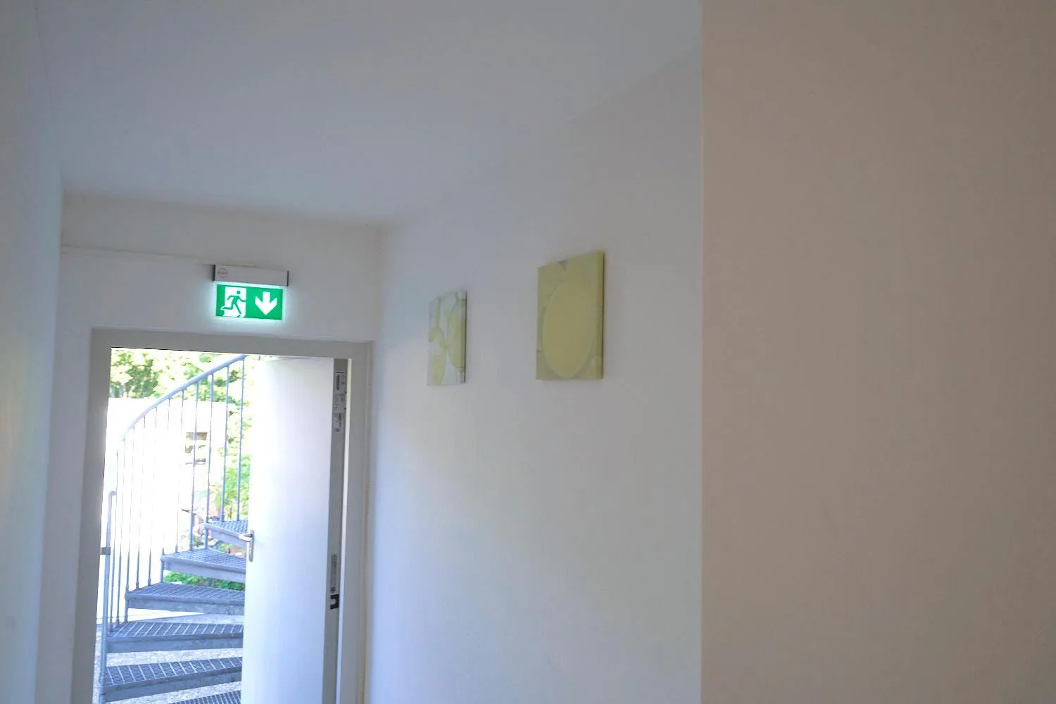 Communal lounge/ TV room in BNB Potsdamer Platz - Rooms & Apartments