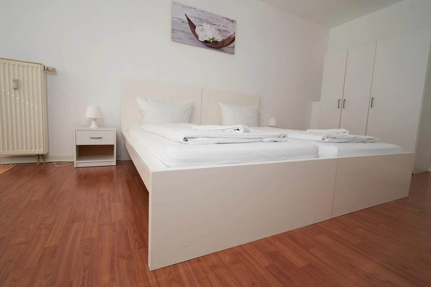 Bathroom, Bed in BNB Potsdamer Platz - Rooms & Apartments