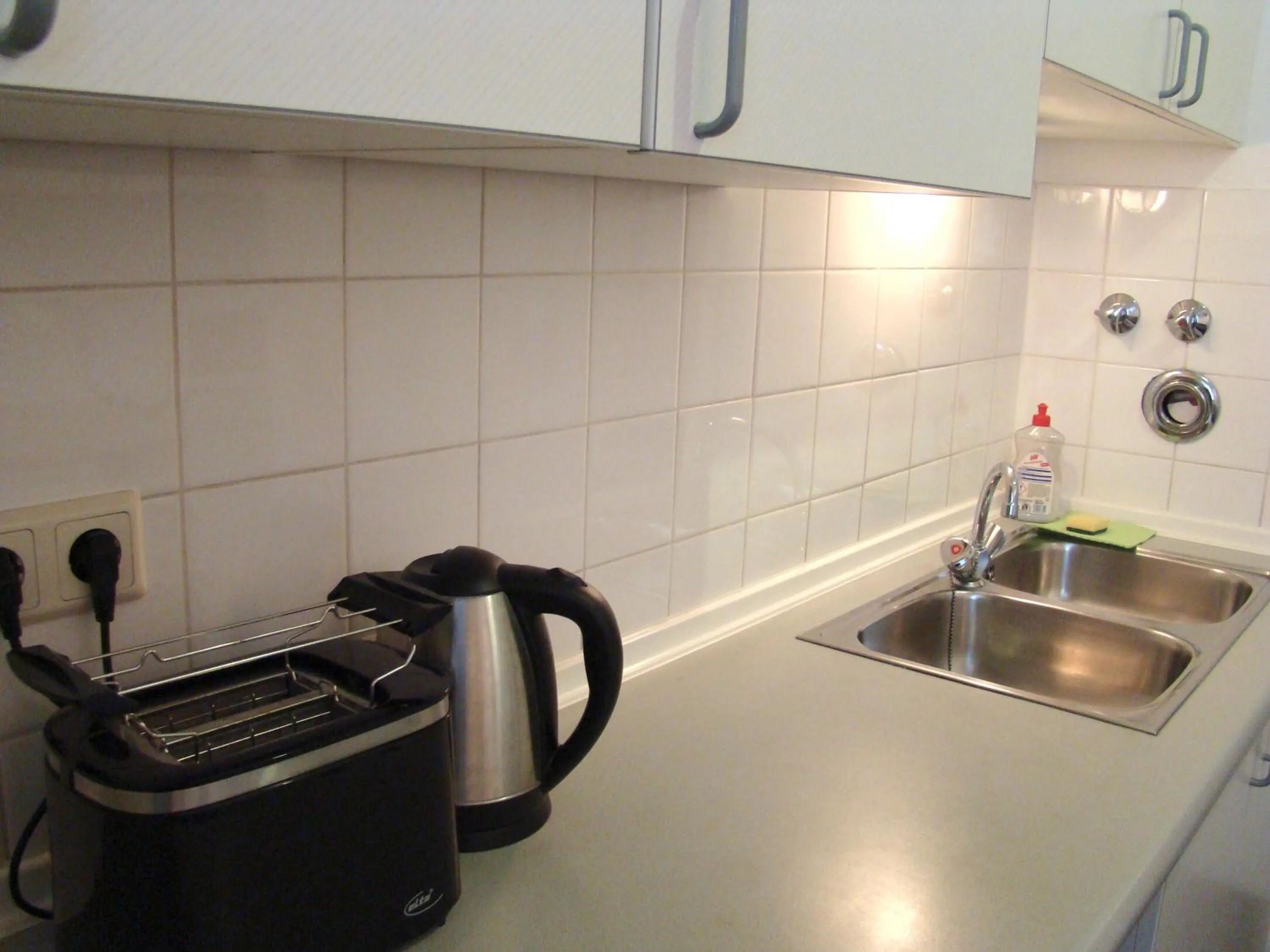Kitchen or kitchenette in BNB Potsdamer Platz - Rooms & Apartments