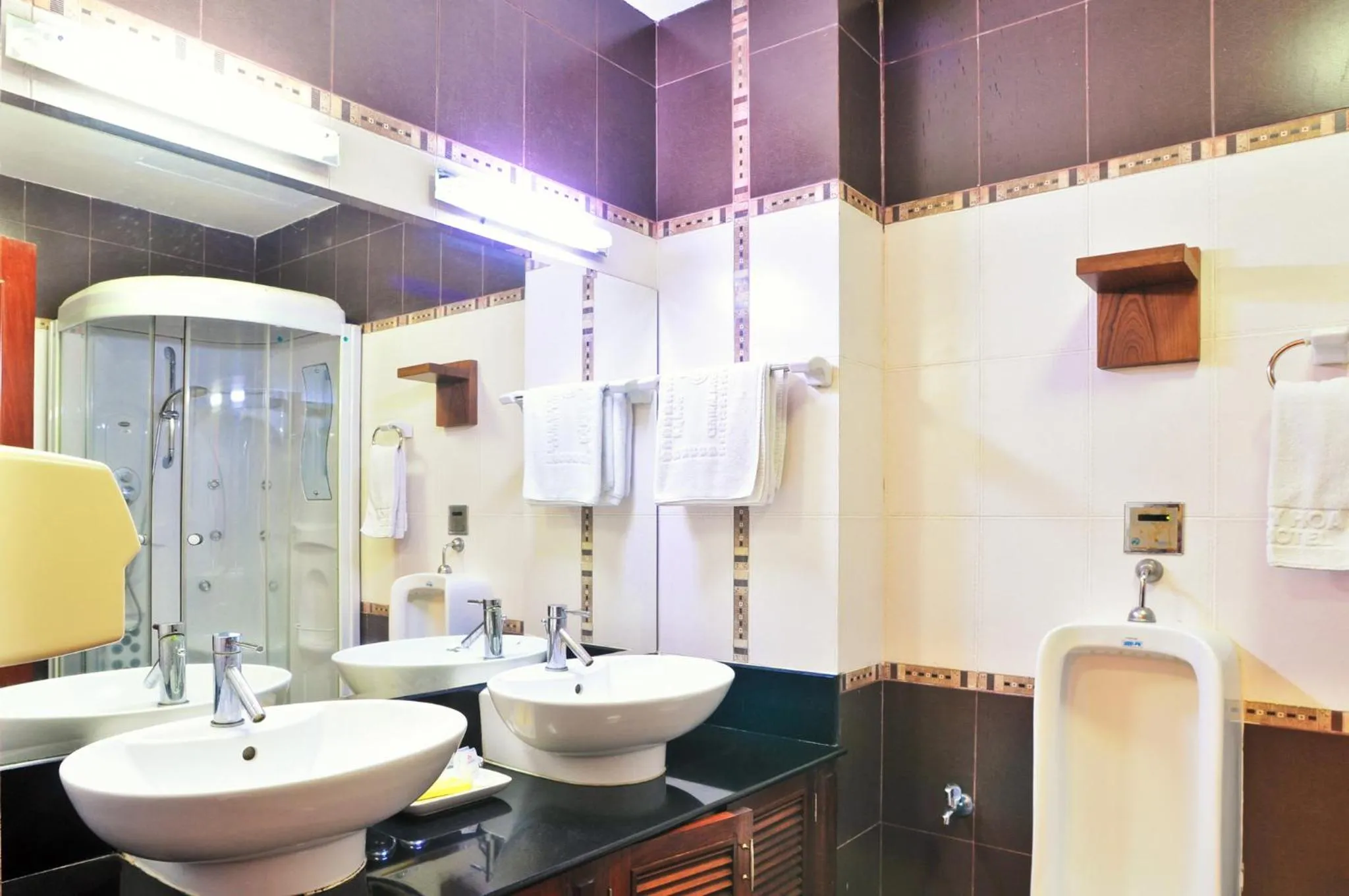 Bathroom in Ky Hoa Hotel Ho Chi Minh