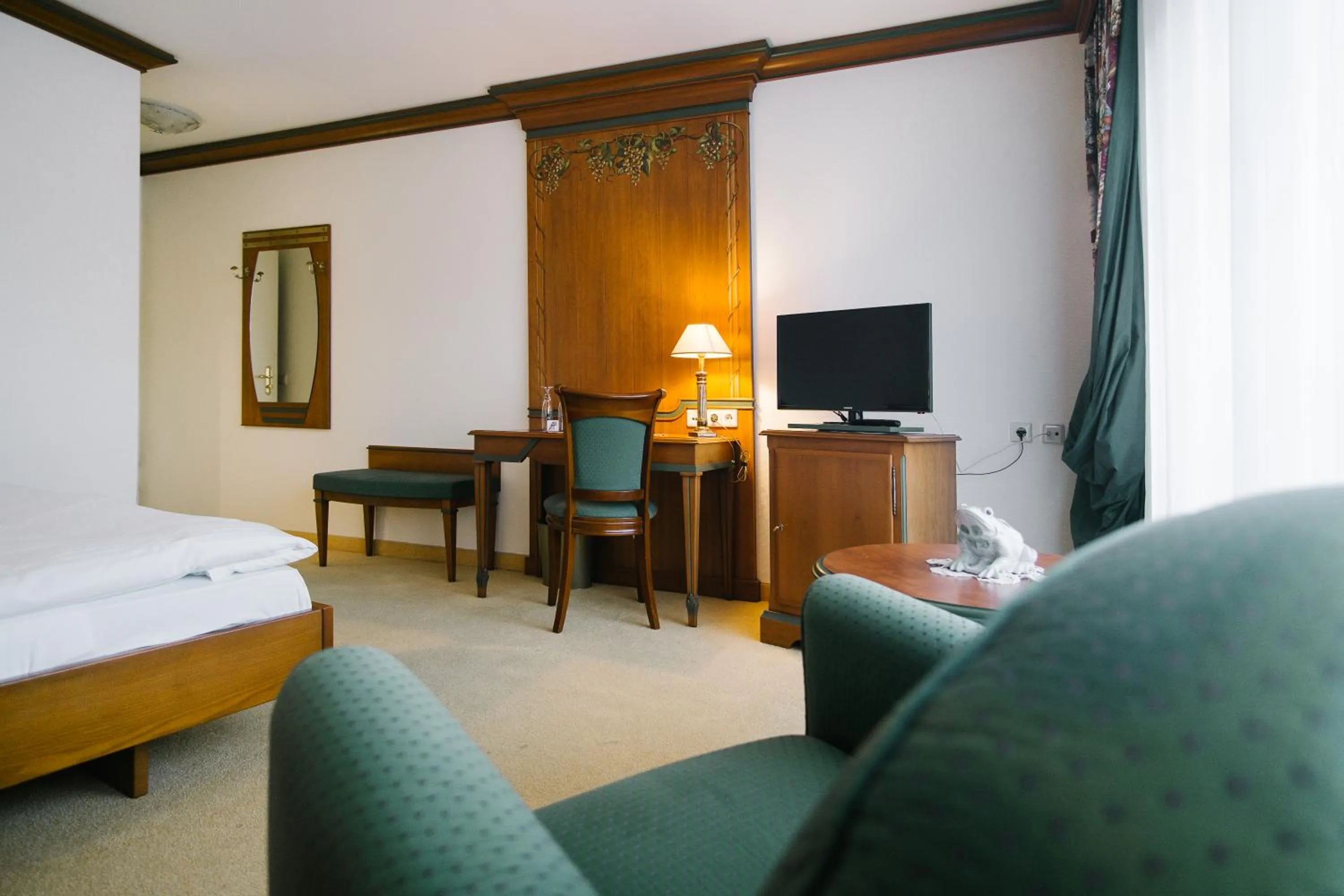 TV and multimedia, Bed in Landhaus Keller - Hotel & Restaurant