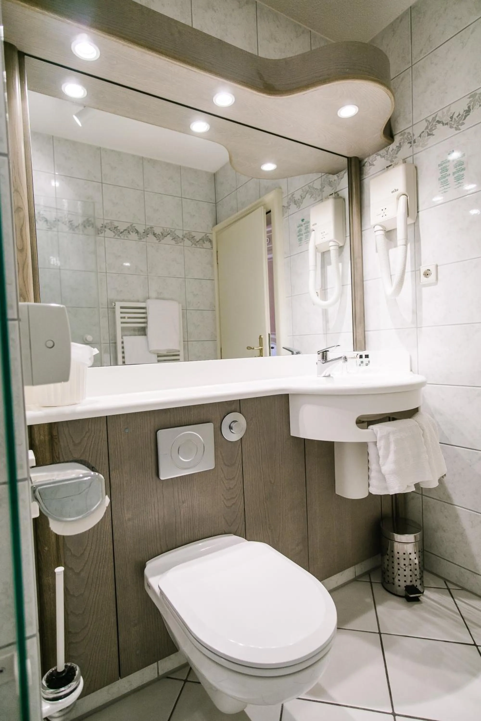 Toilet in Landhaus Keller - Hotel & Restaurant