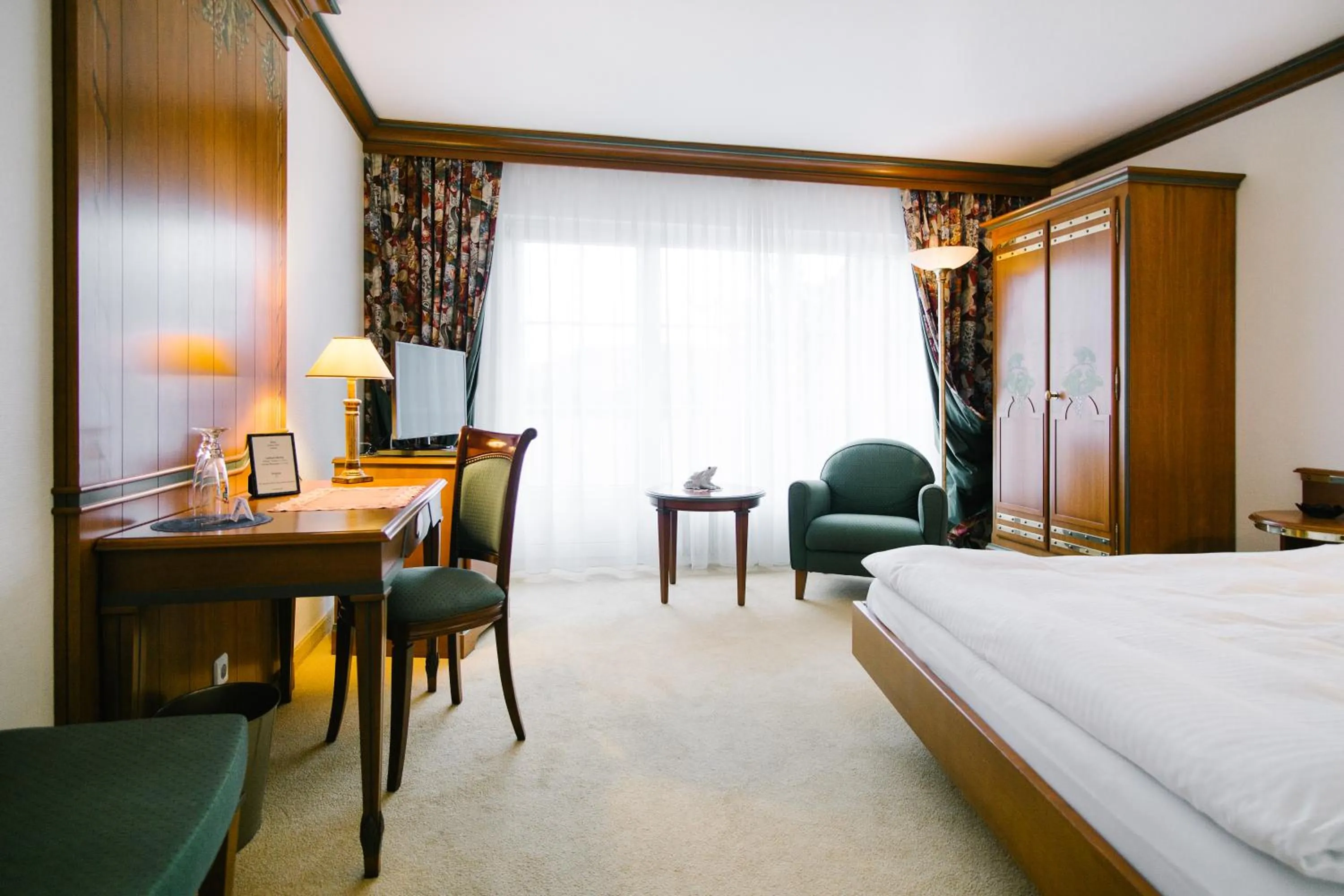 TV and multimedia, Bed in Landhaus Keller - Hotel & Restaurant