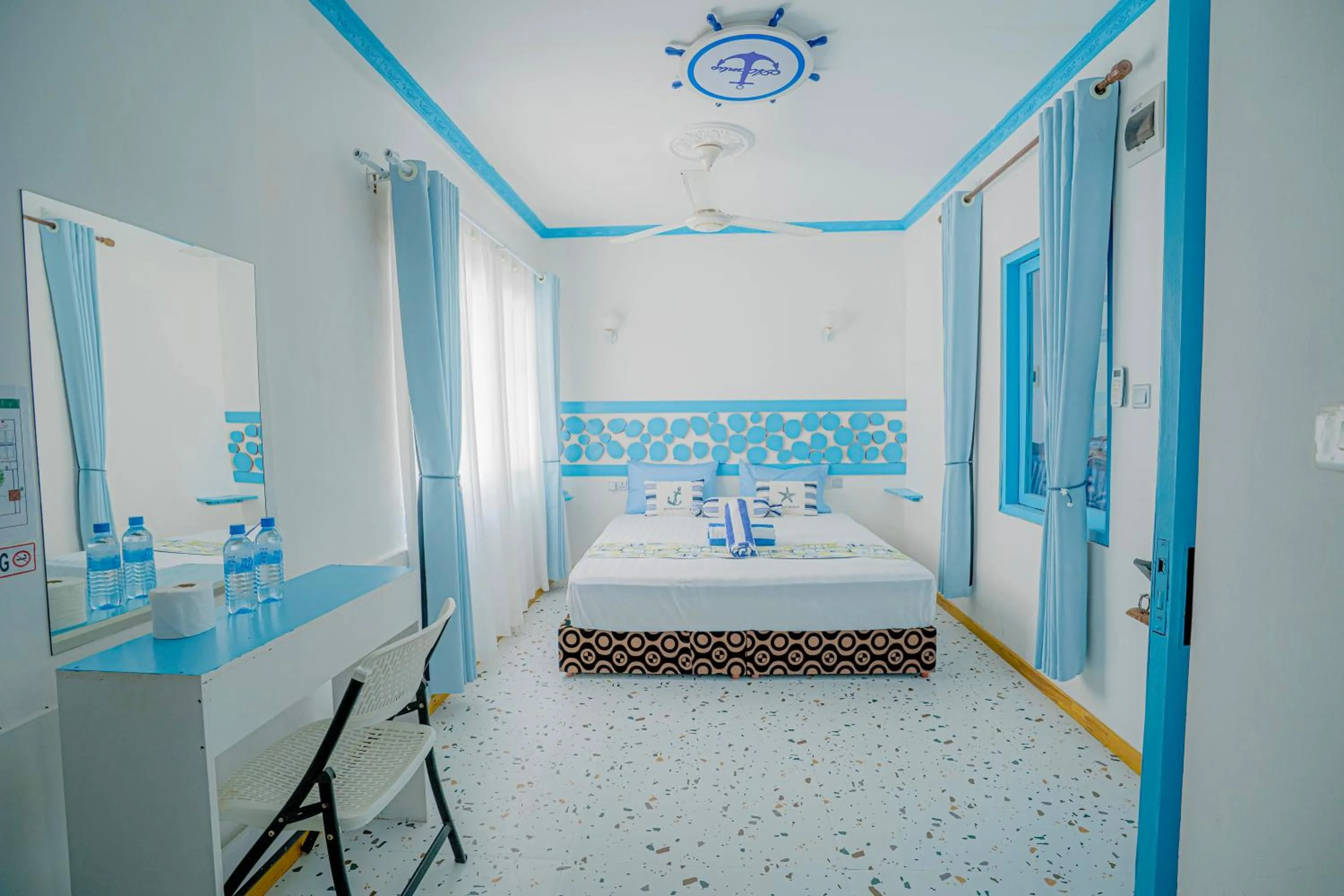 Photo of the whole room, Bed in Alkina lodge