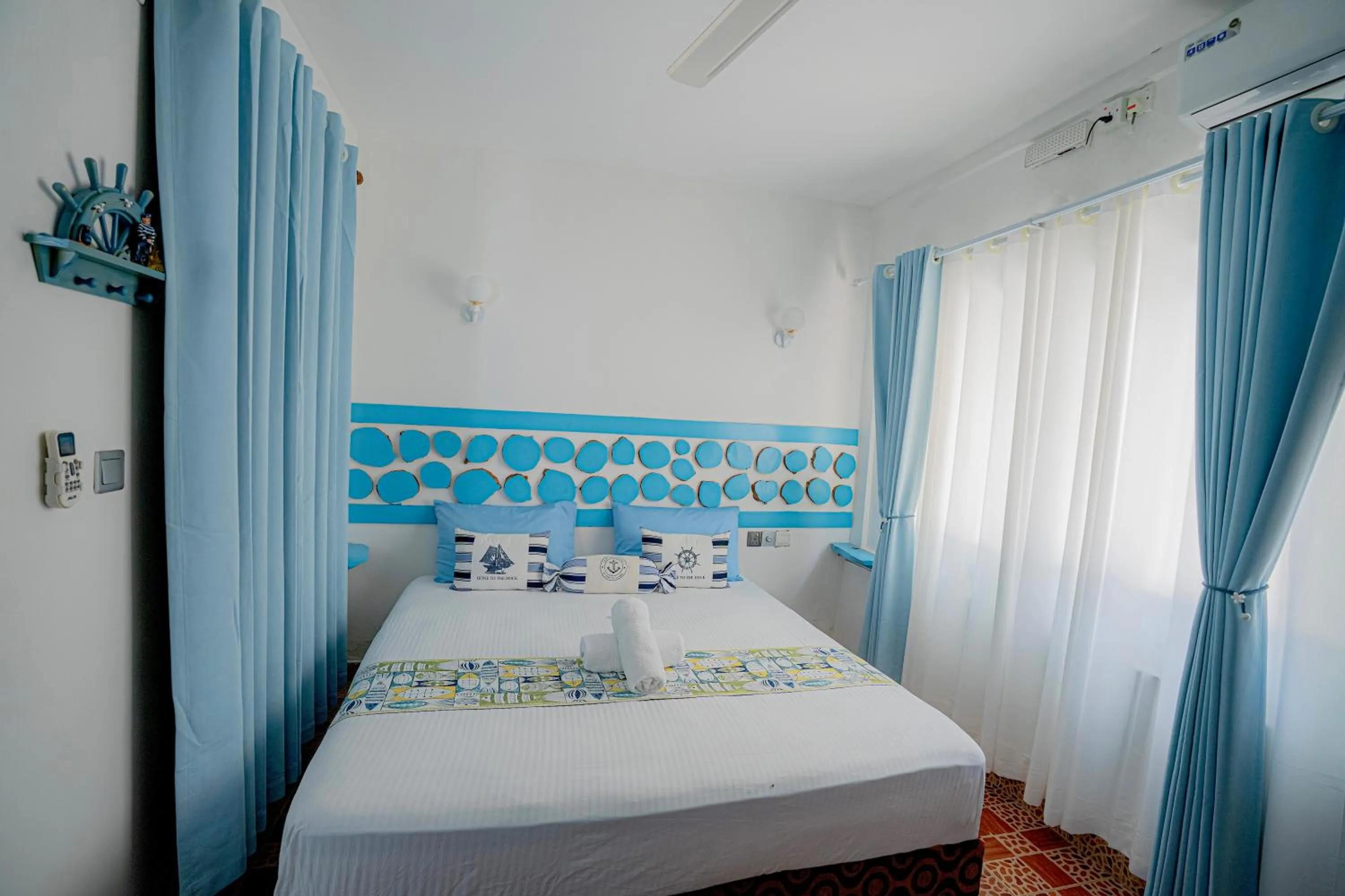 Photo of the whole room, Bed in Alkina lodge