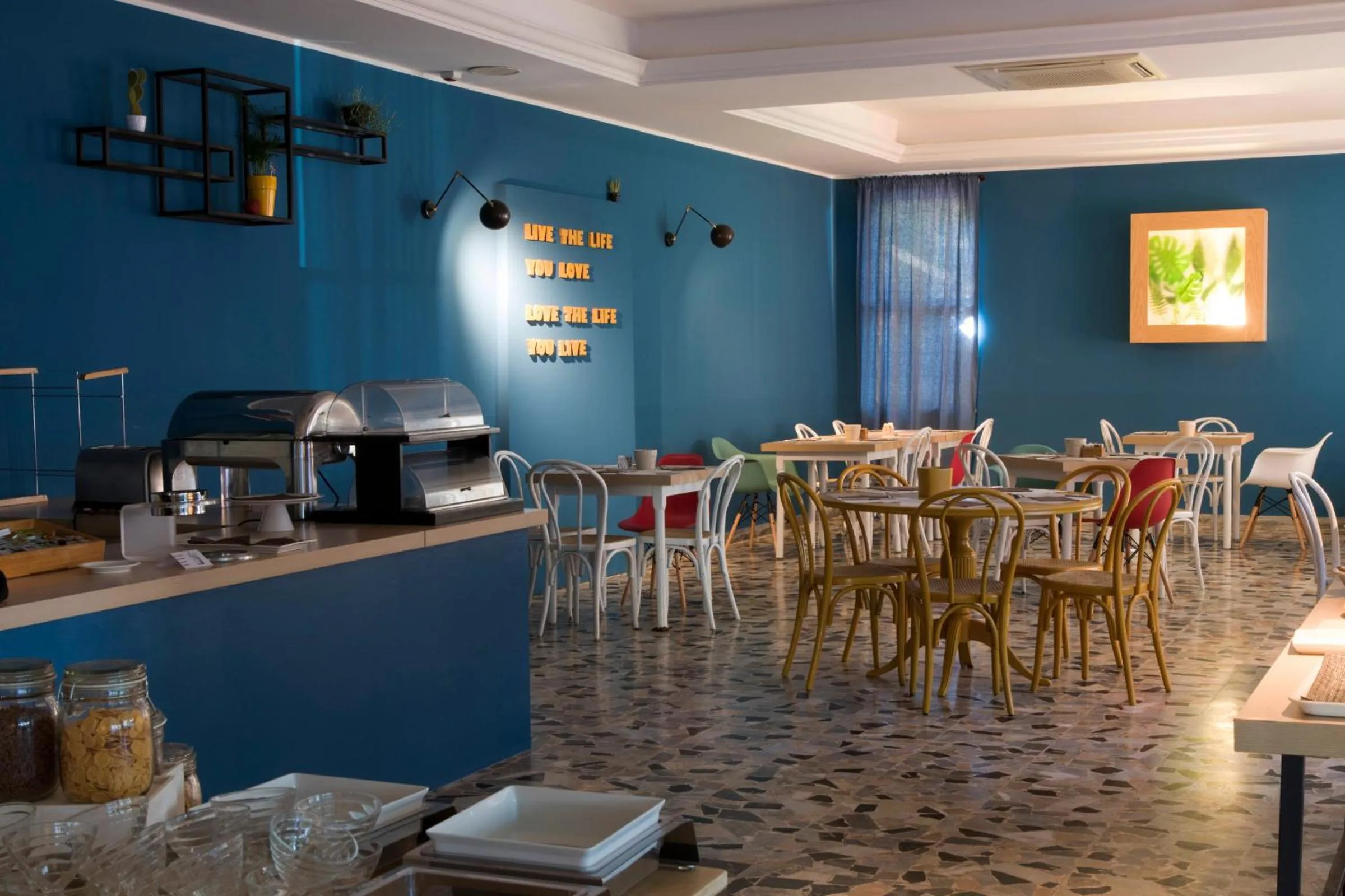 Restaurant/places to eat in Hotel Fra I Pini