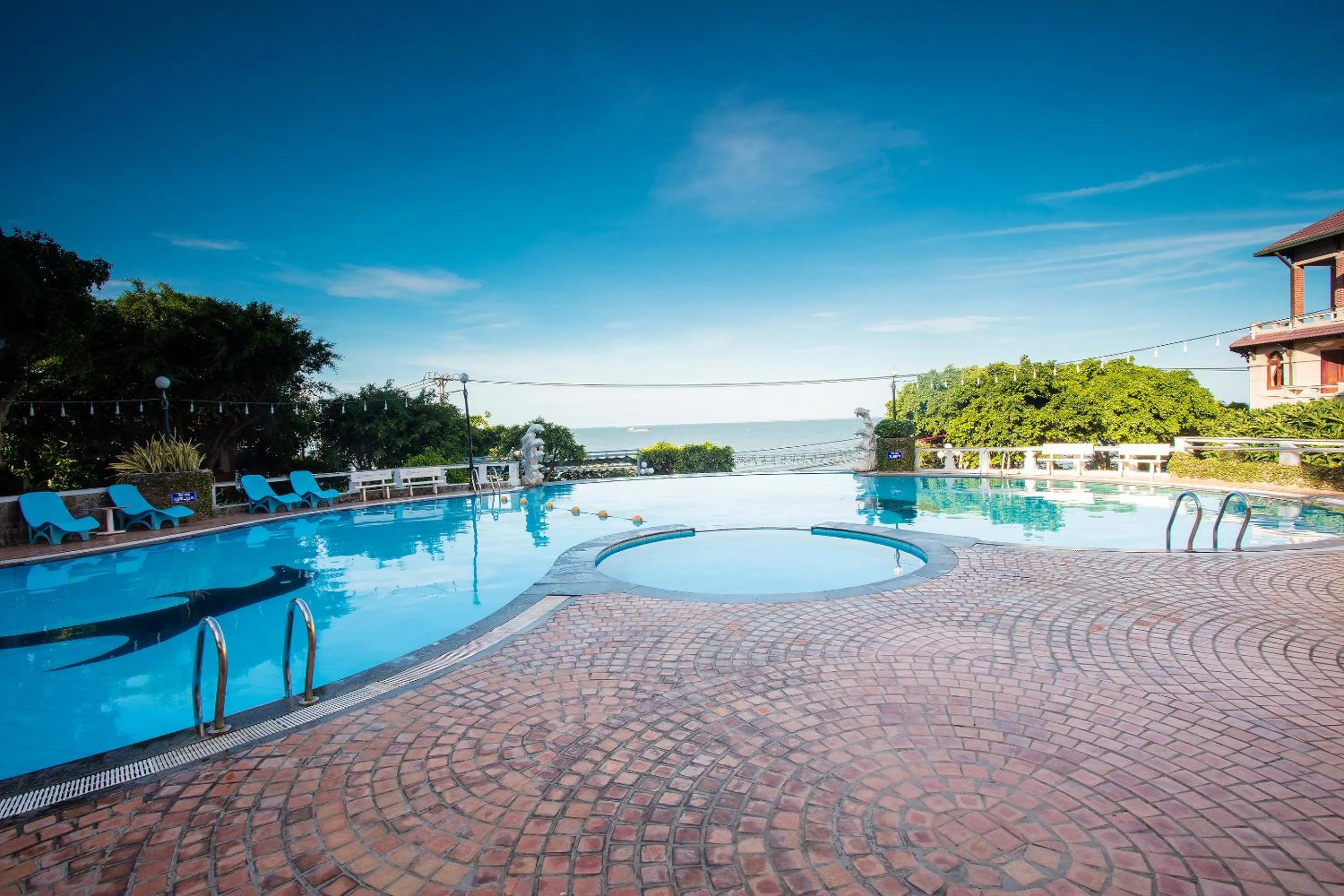 Swimming pool in Beachfront Hotel