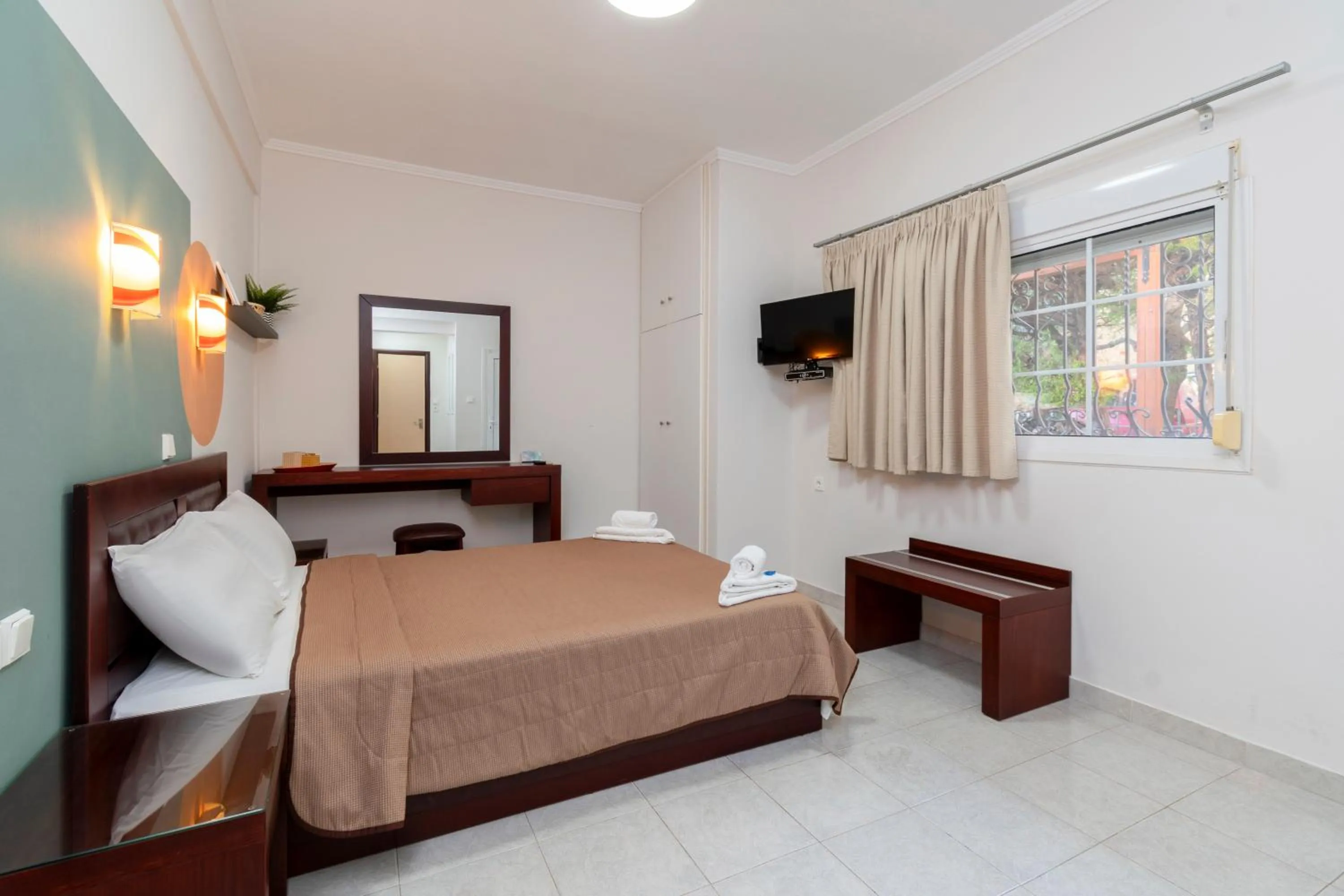 Property building, Bed in Naias