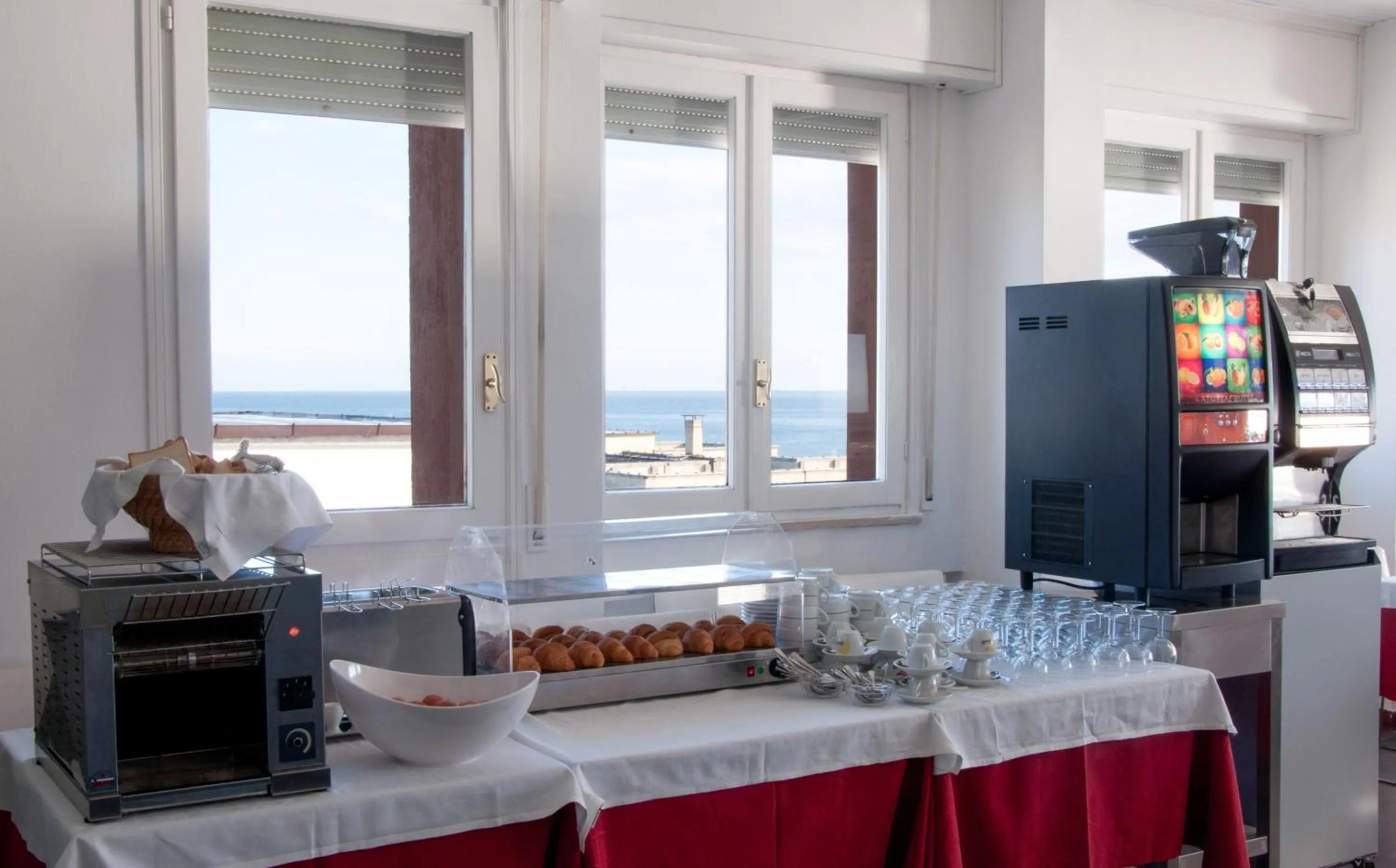 Restaurant/places to eat in Hotel Nettuno