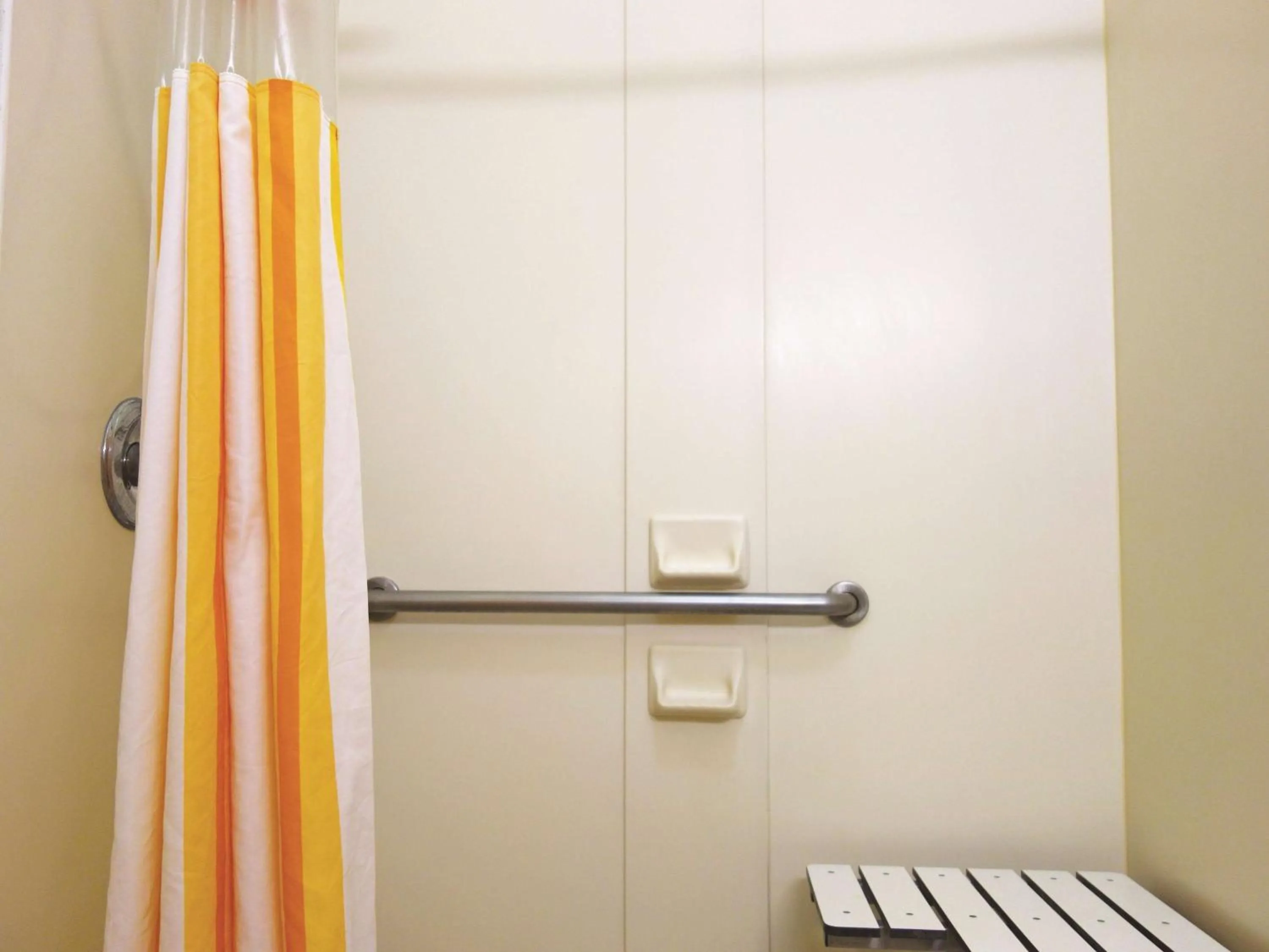 Photo of the whole room in La Quinta by Wyndham Kerrville