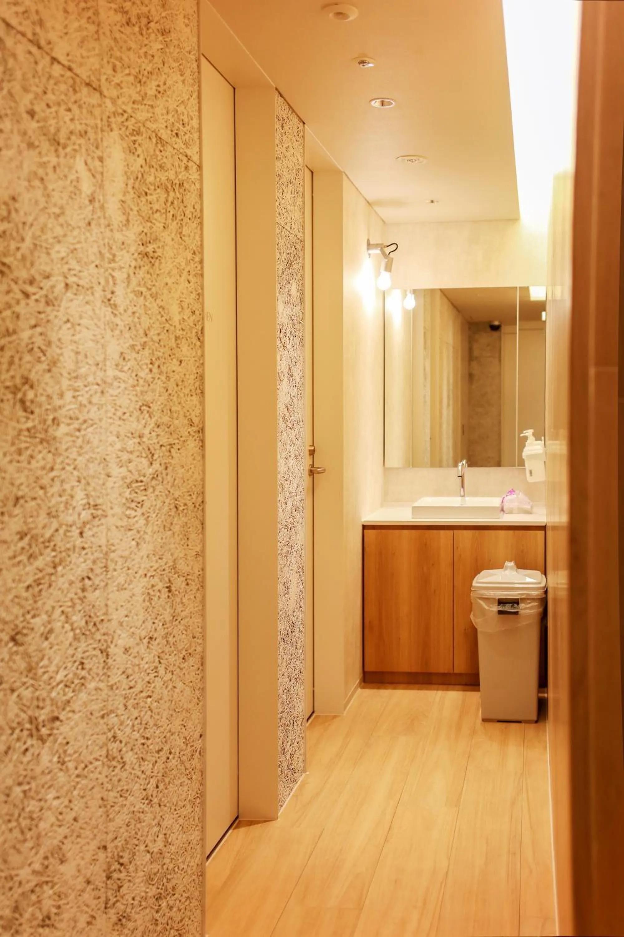 Toilet in Hotel Comfact